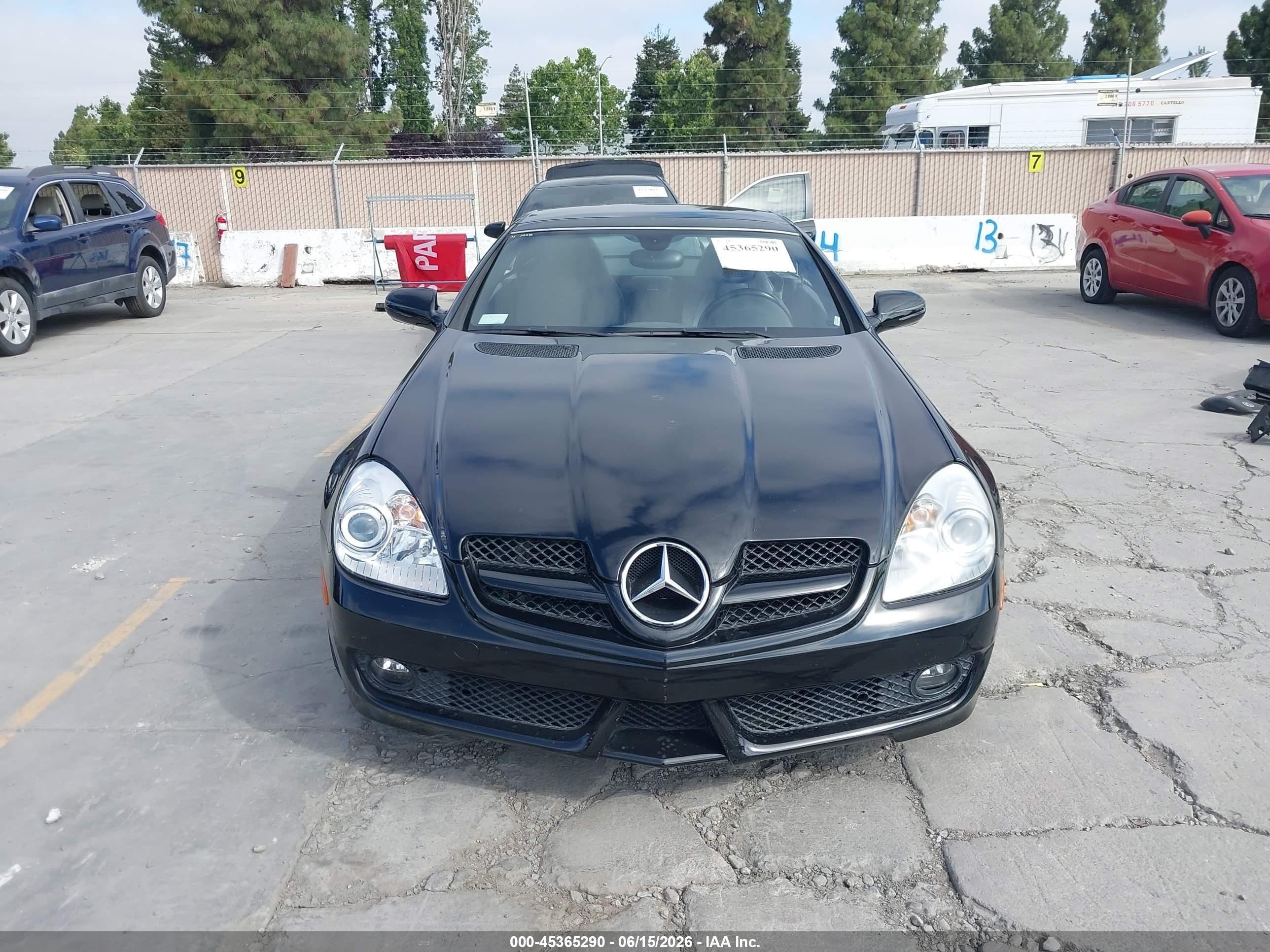 2009 Mercedes-benz Slk 300   Black vin: WDBWK54F09F192528