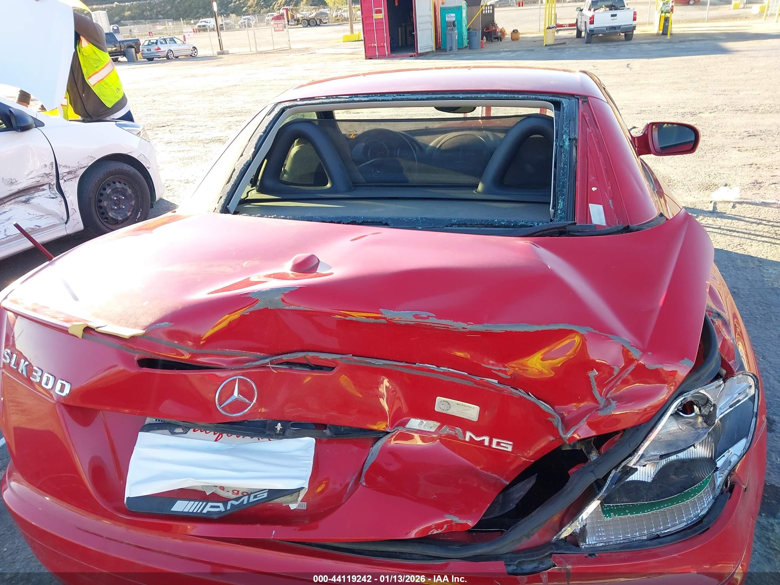 2009 Mercedes-benz Slk 300   Red vin: WDBWK54F09F215161