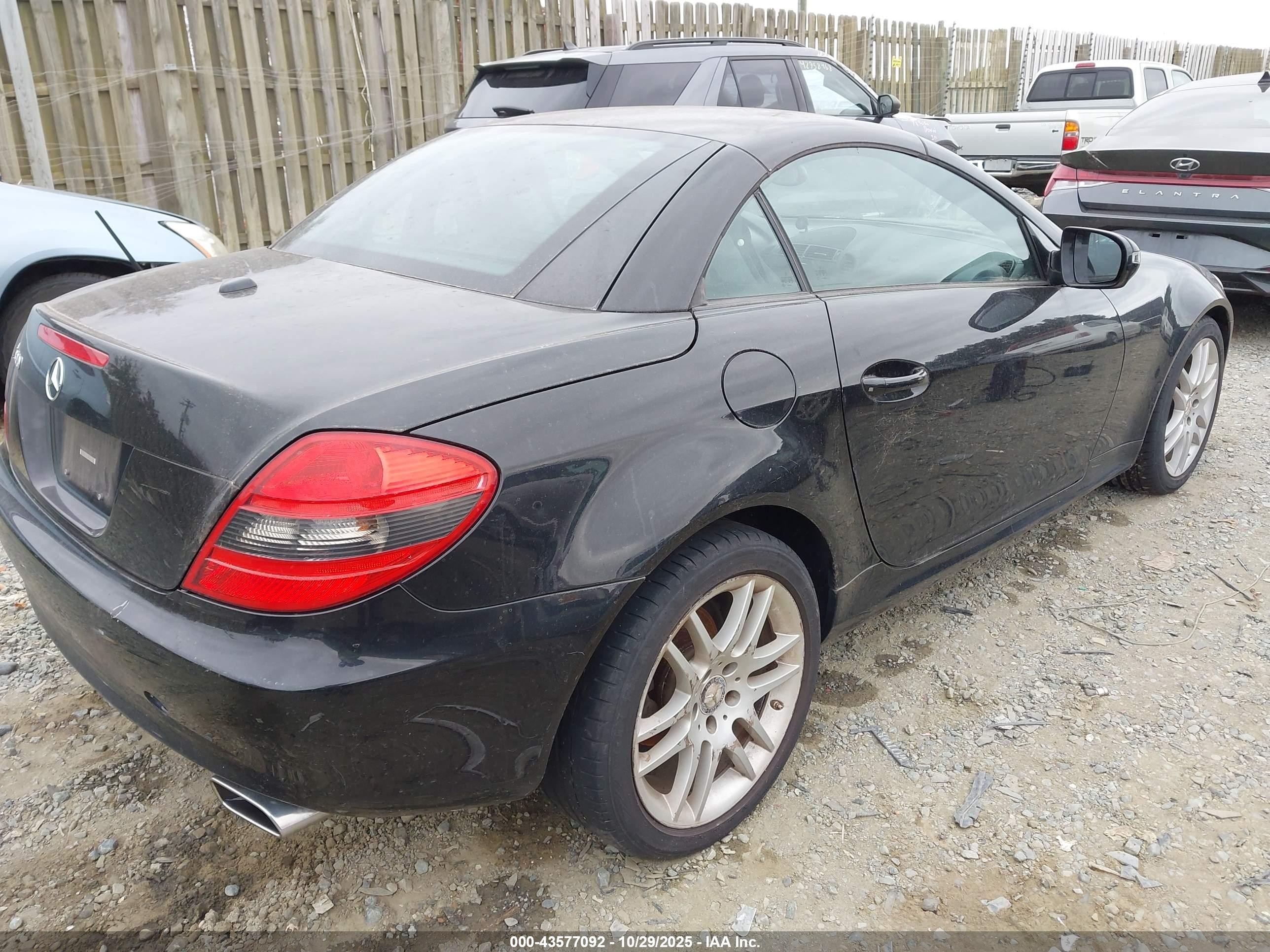 2009 Mercedes-benz Slk 300   Black vin: WDBWK54F19F201740
