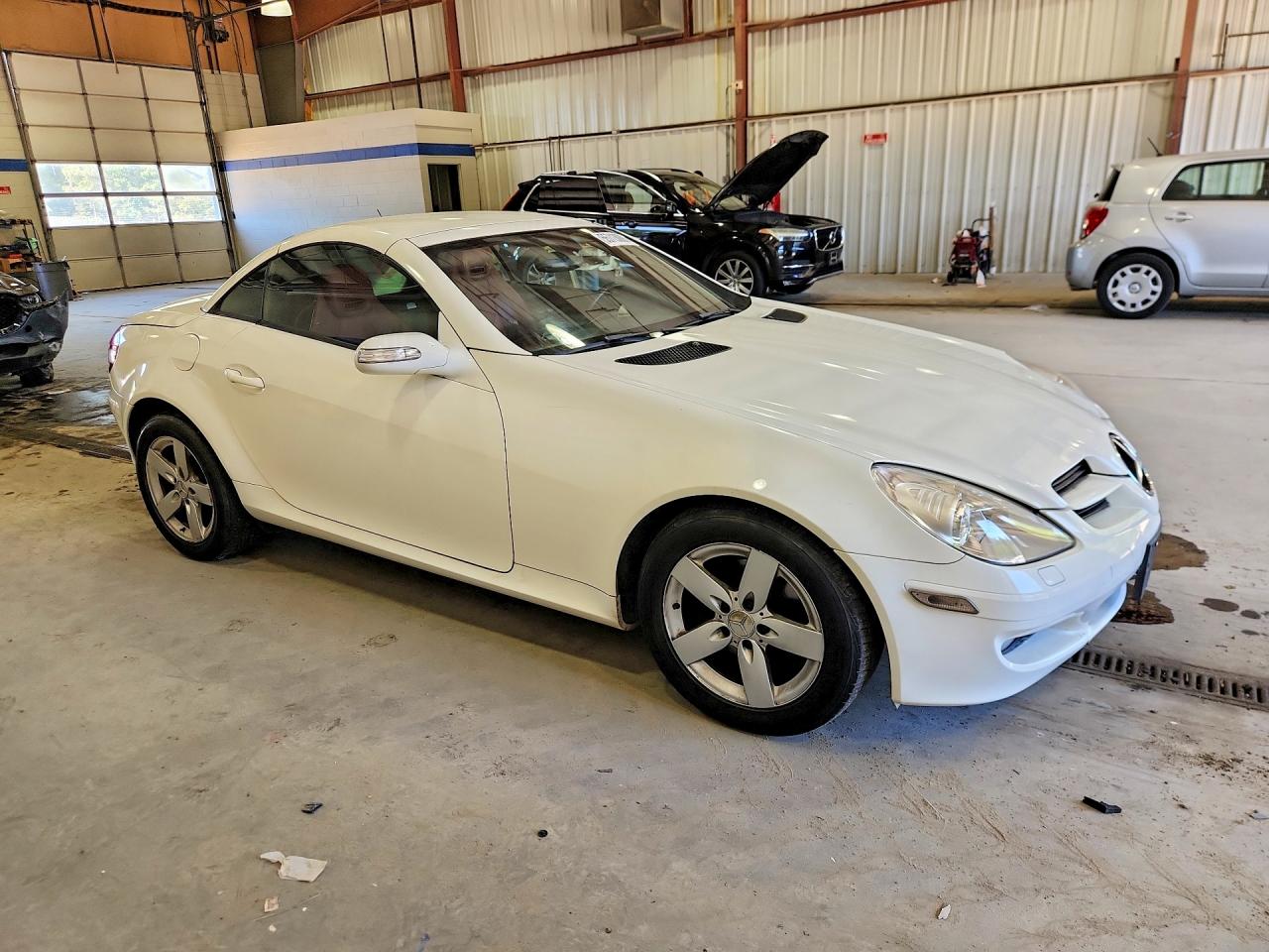 2006 Mercedes-benz Slk 280 White vin: WDBWK54F26F090871