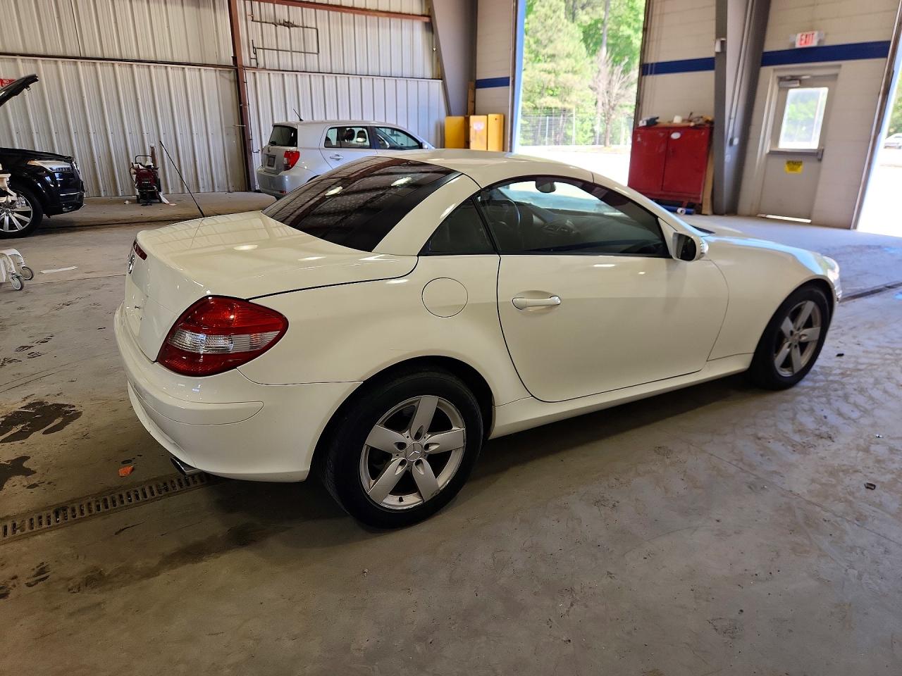 2006 Mercedes-benz Slk 280 White vin: WDBWK54F26F090871