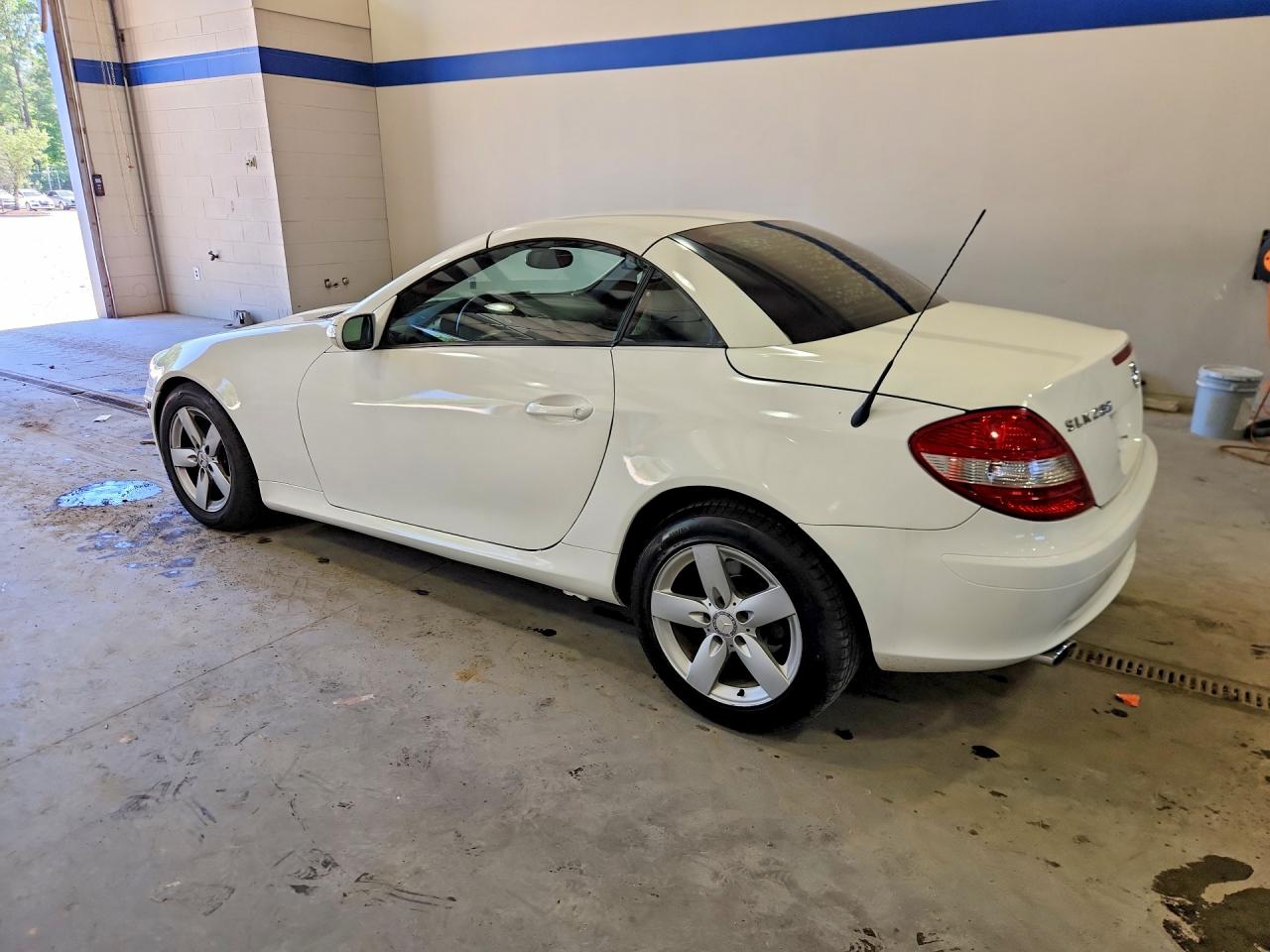 2006 Mercedes-benz Slk 280 White vin: WDBWK54F26F090871