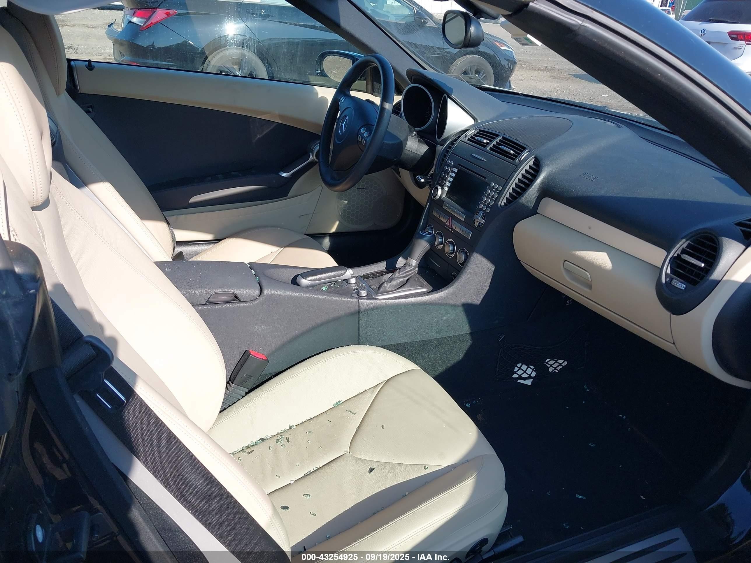 2008 Mercedes-benz Slk 280   Black vin: WDBWK54F28F177656