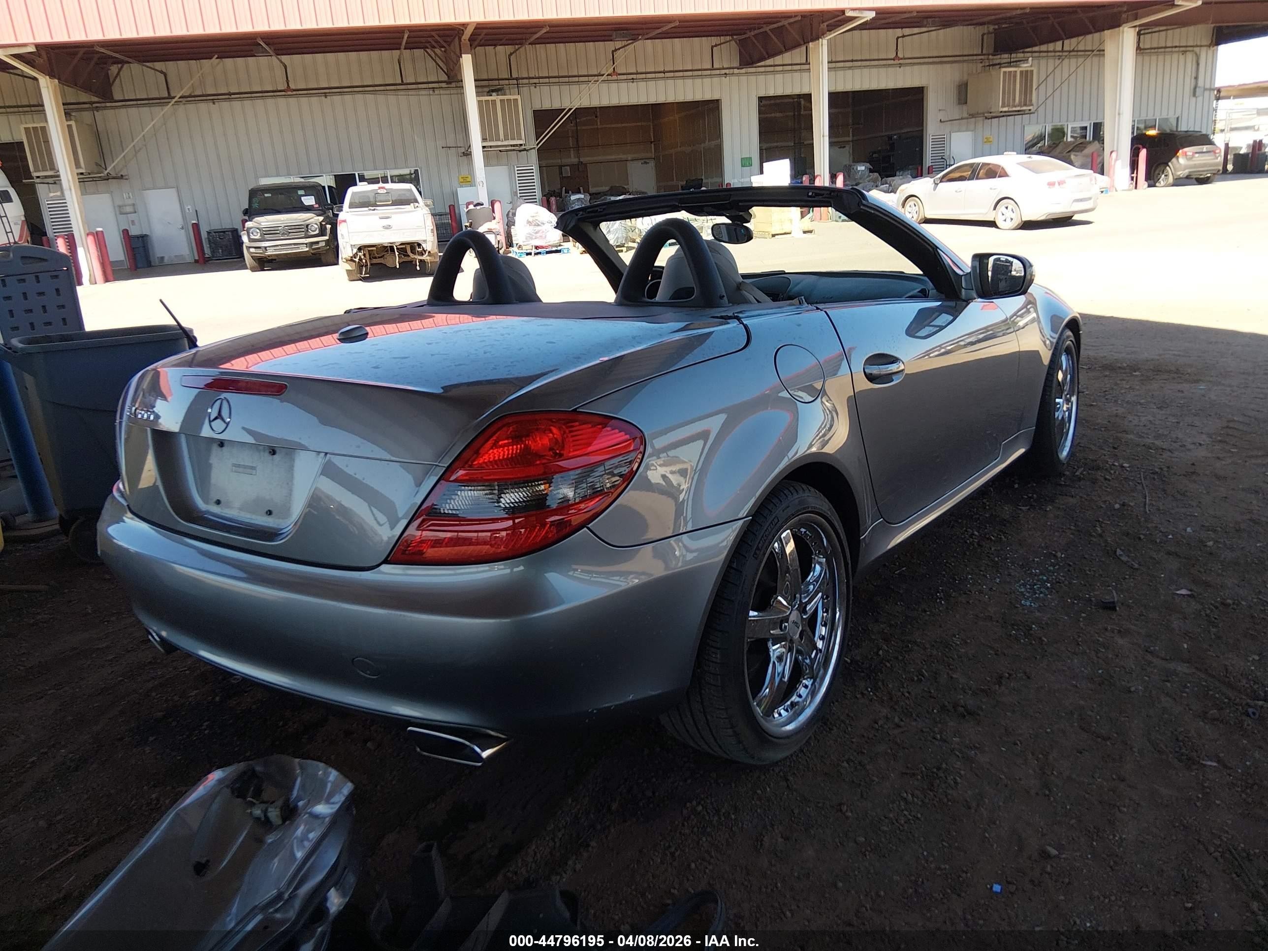 2009 Mercedes-benz Slk 300   Серебряный vin: WDBWK54F29F191008