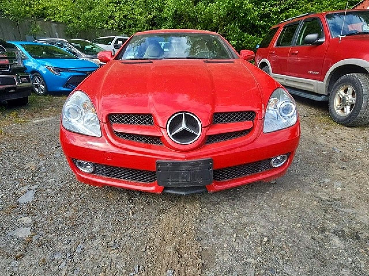 2009 Mercedes-benz Slk 300 Red vin: WDBWK54F29F191574