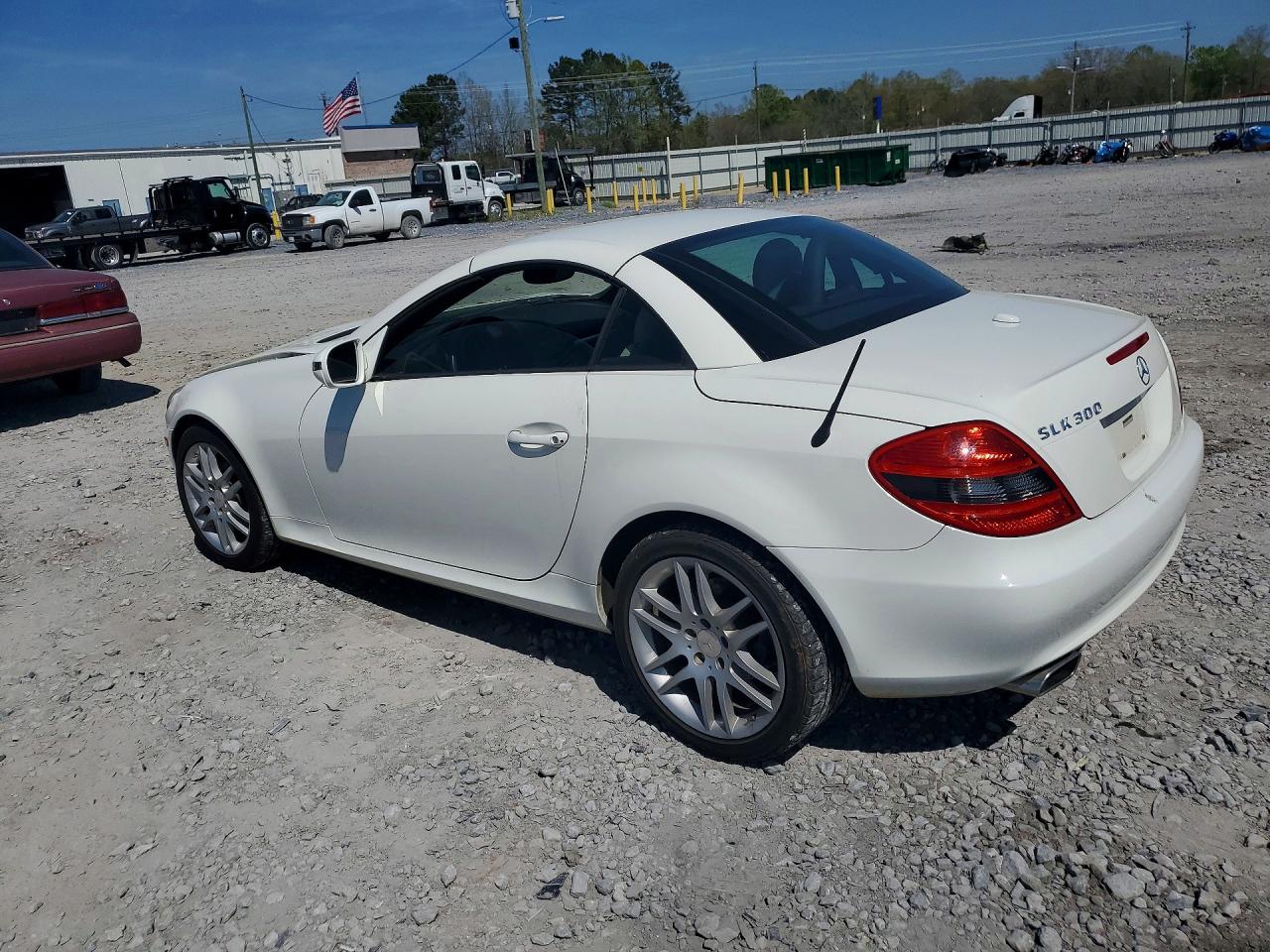 2009 Mercedes-benz Slk 300 White vin: WDBWK54F29F193017