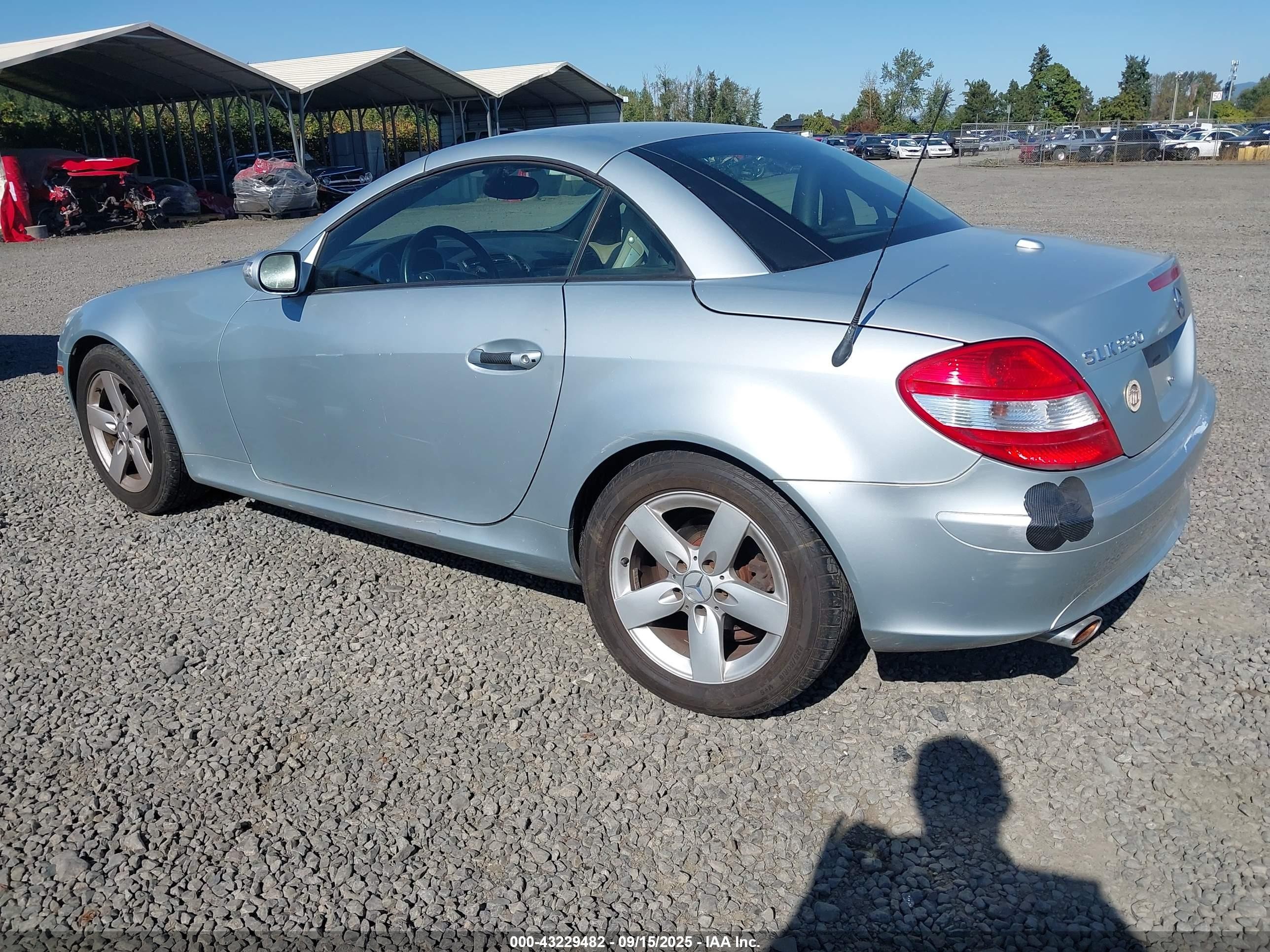 2007 Mercedes-benz Slk 280   Light Blue vin: WDBWK54F37F139920