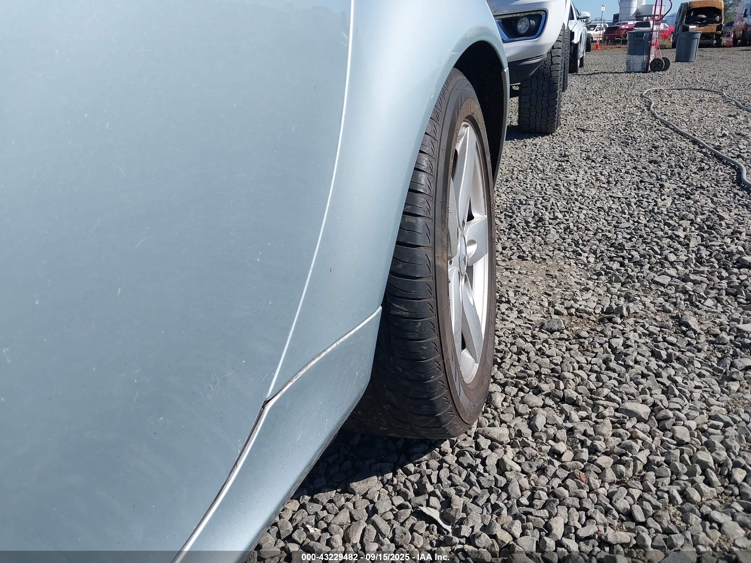 2007 Mercedes-benz Slk 280   Light Blue vin: WDBWK54F37F139920