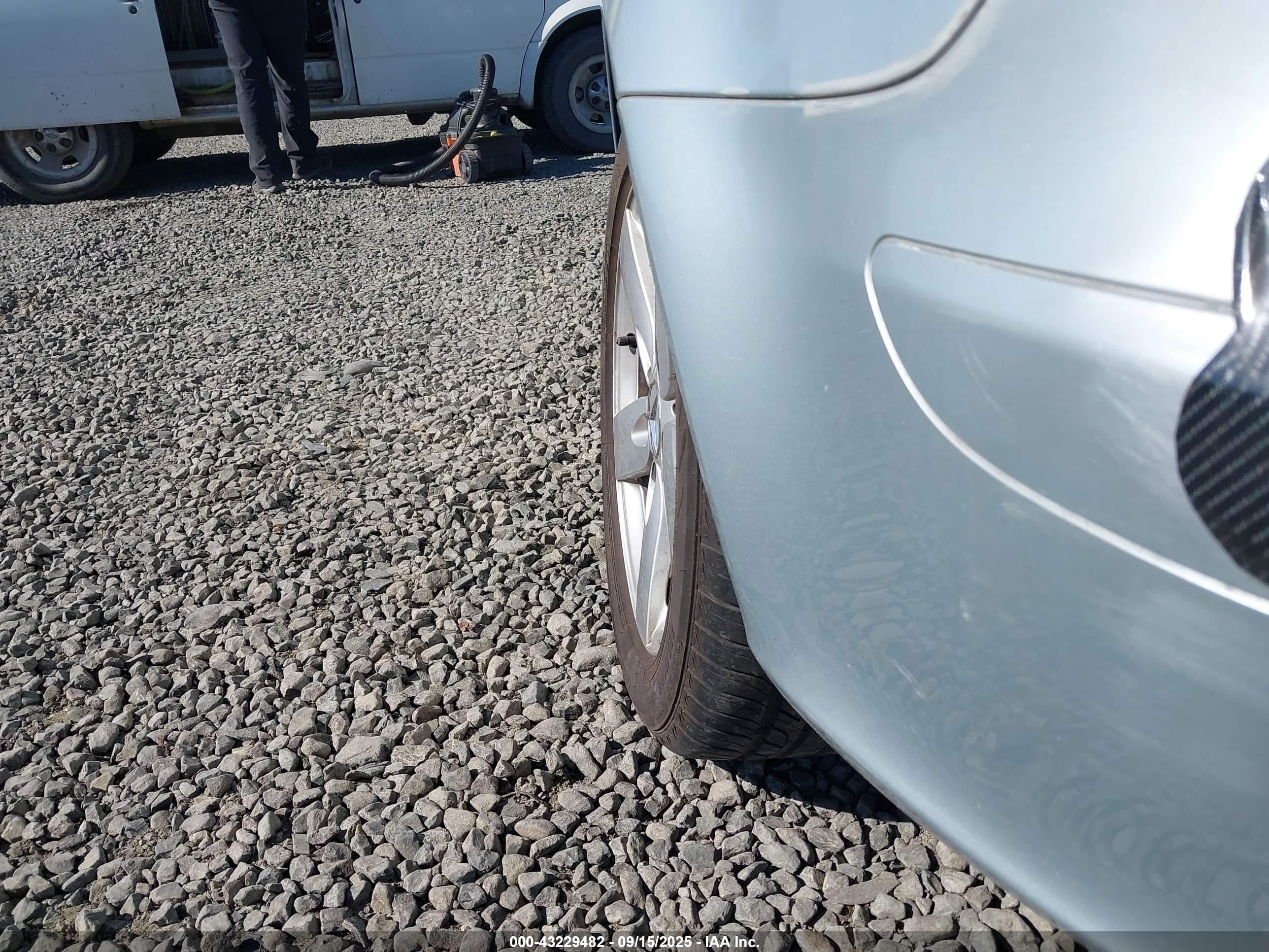 2007 Mercedes-benz Slk 280   Light Blue vin: WDBWK54F37F139920