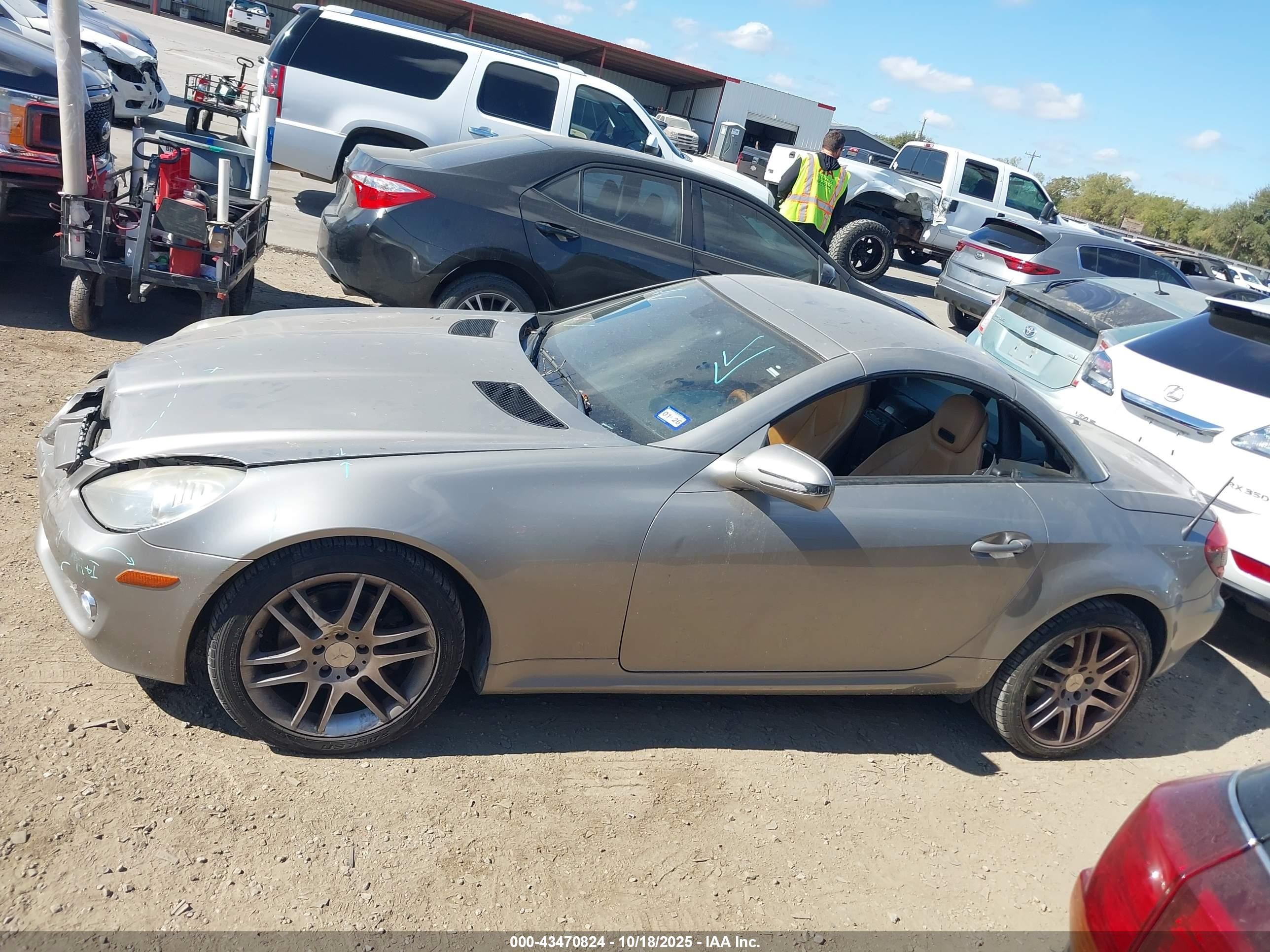 2009 Mercedes-benz Slk 300   Серебряный vin: WDBWK54F49F194444