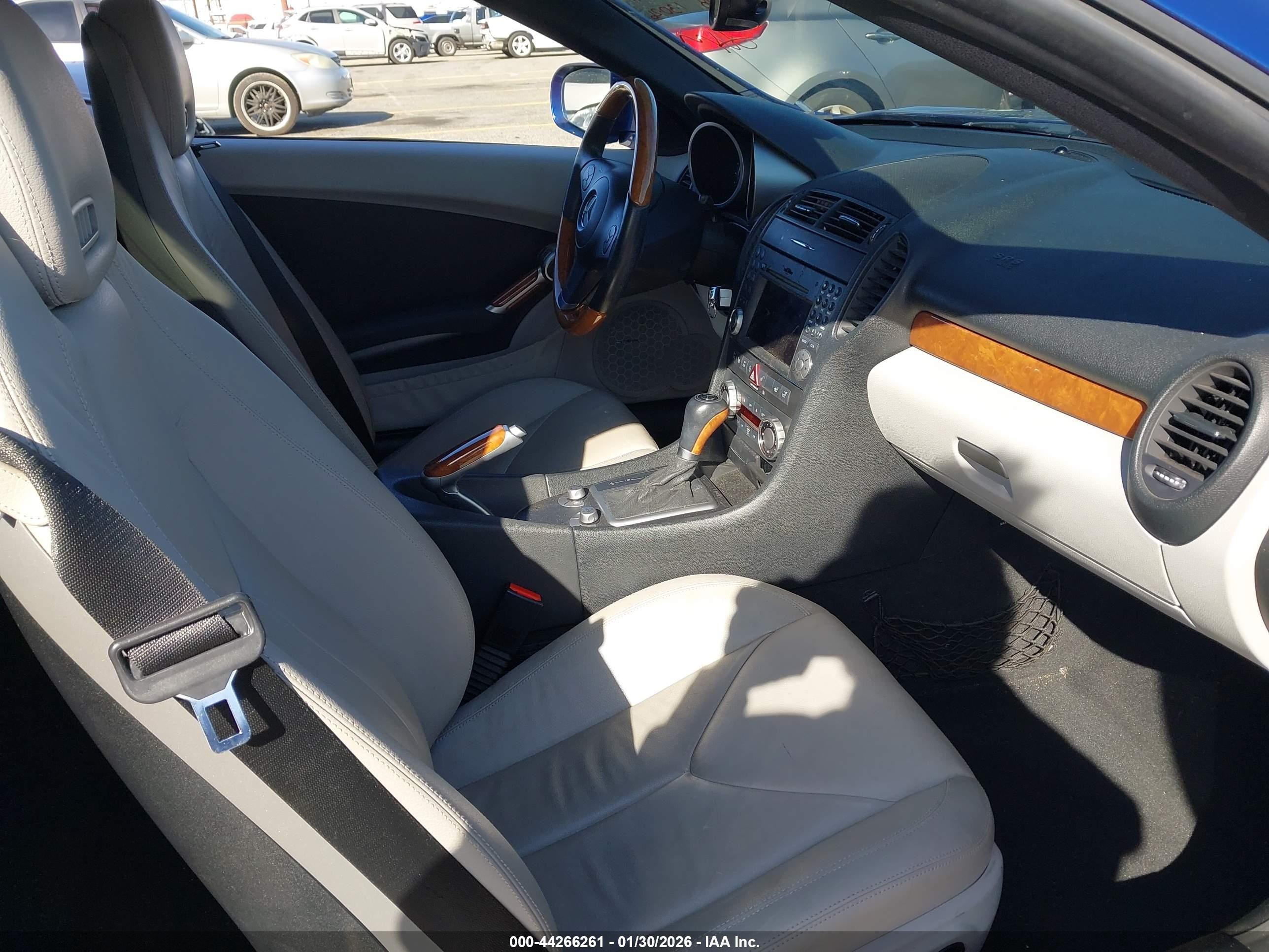 2009 Mercedes-benz Slk 300   Blue vin: WDBWK54F49F209508