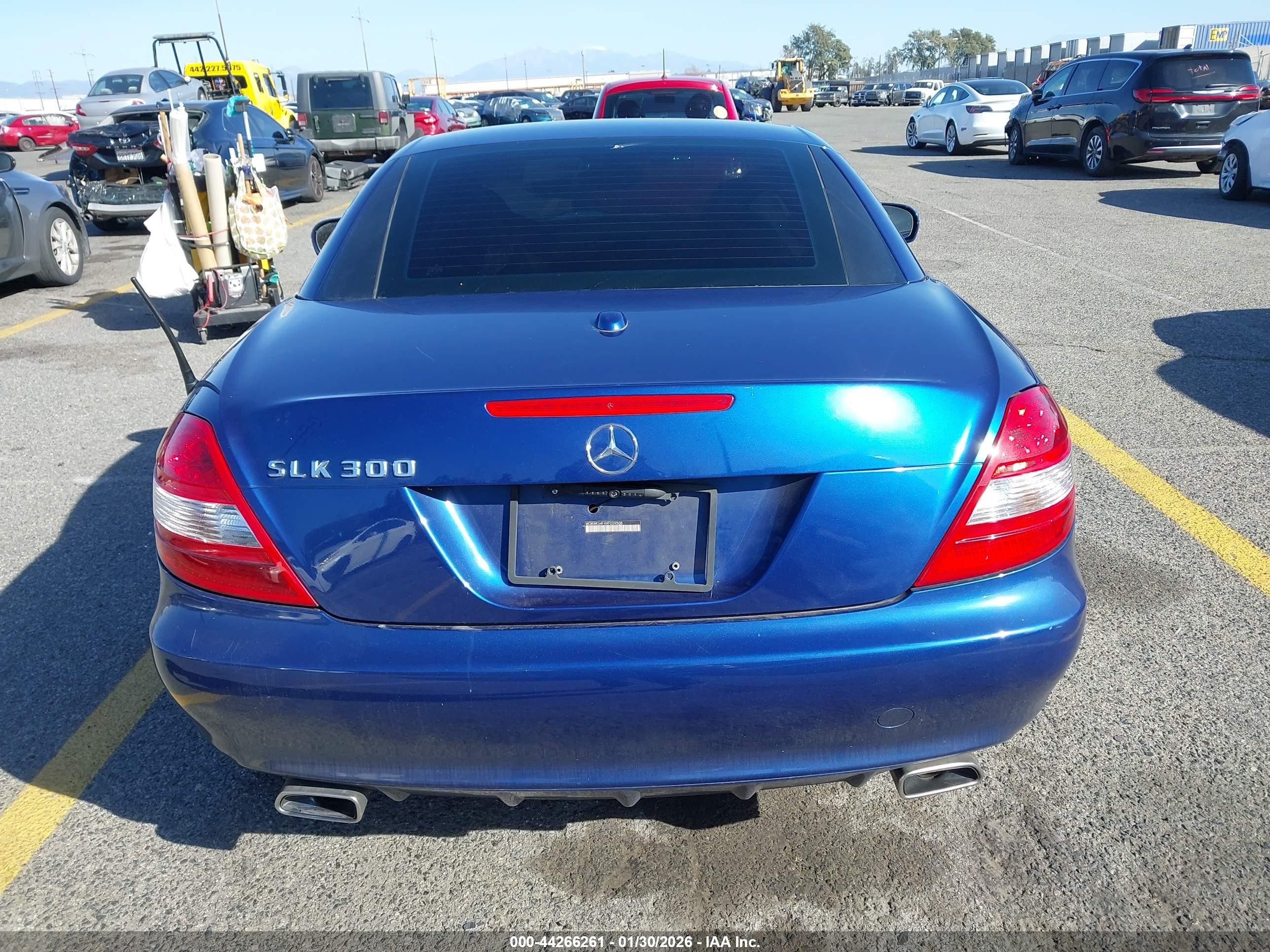 2009 Mercedes-benz Slk 300   Blue vin: WDBWK54F49F209508
