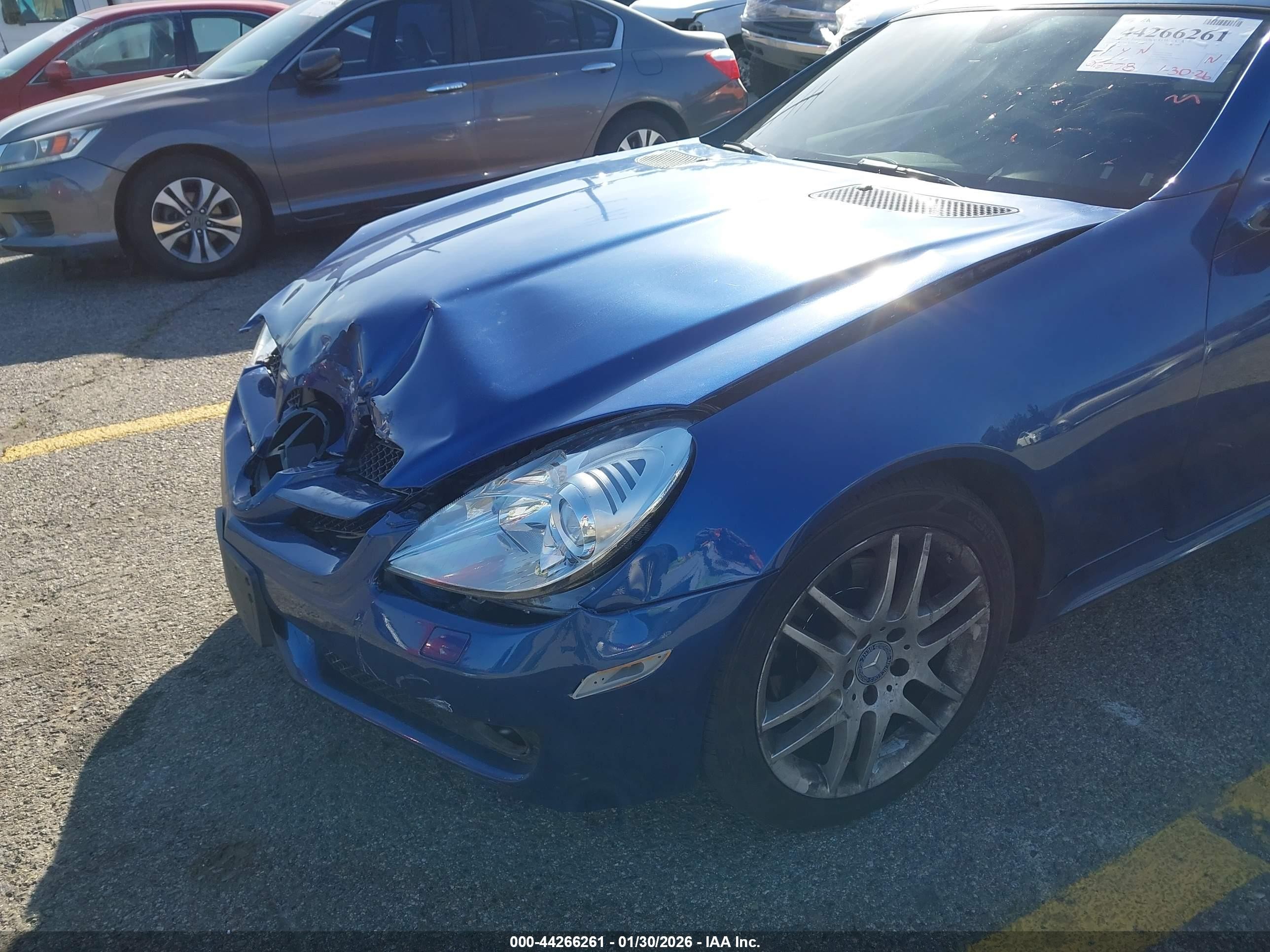 2009 Mercedes-benz Slk 300   Blue vin: WDBWK54F49F209508