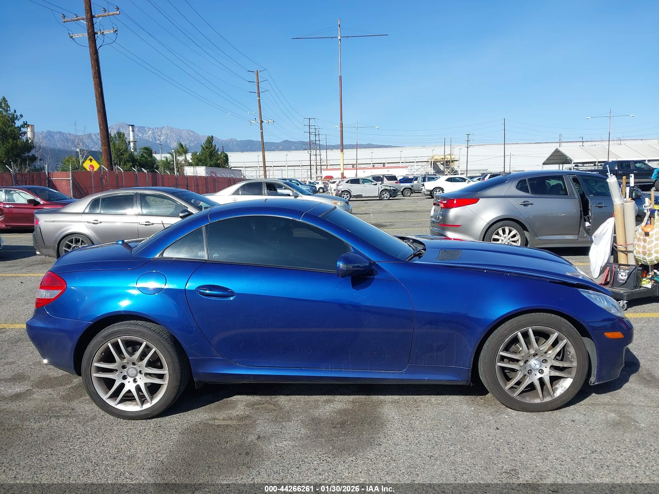 2009 Mercedes-benz Slk 300   Blue vin: WDBWK54F49F209508