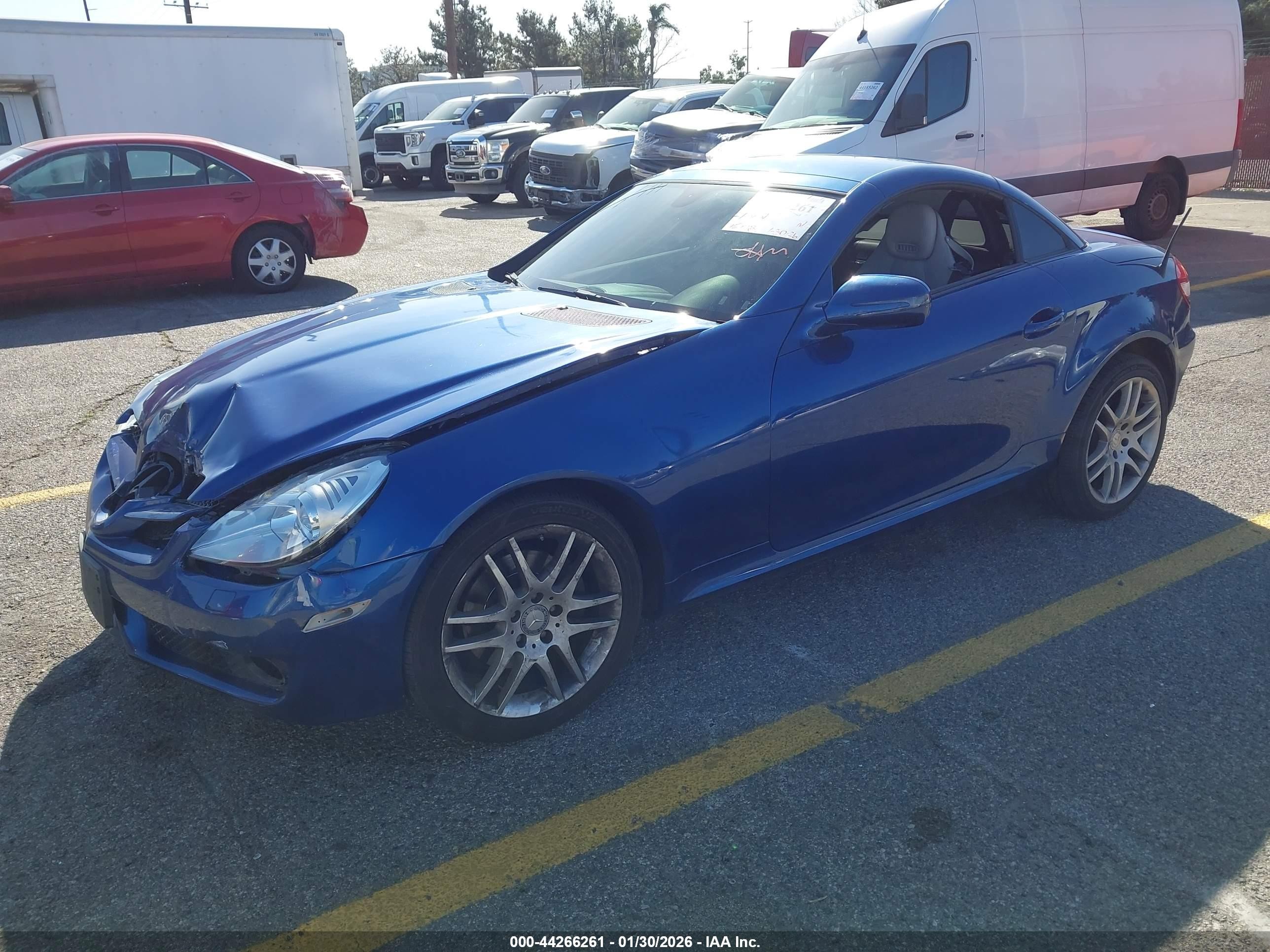 2009 Mercedes-benz Slk 300   Blue vin: WDBWK54F49F209508