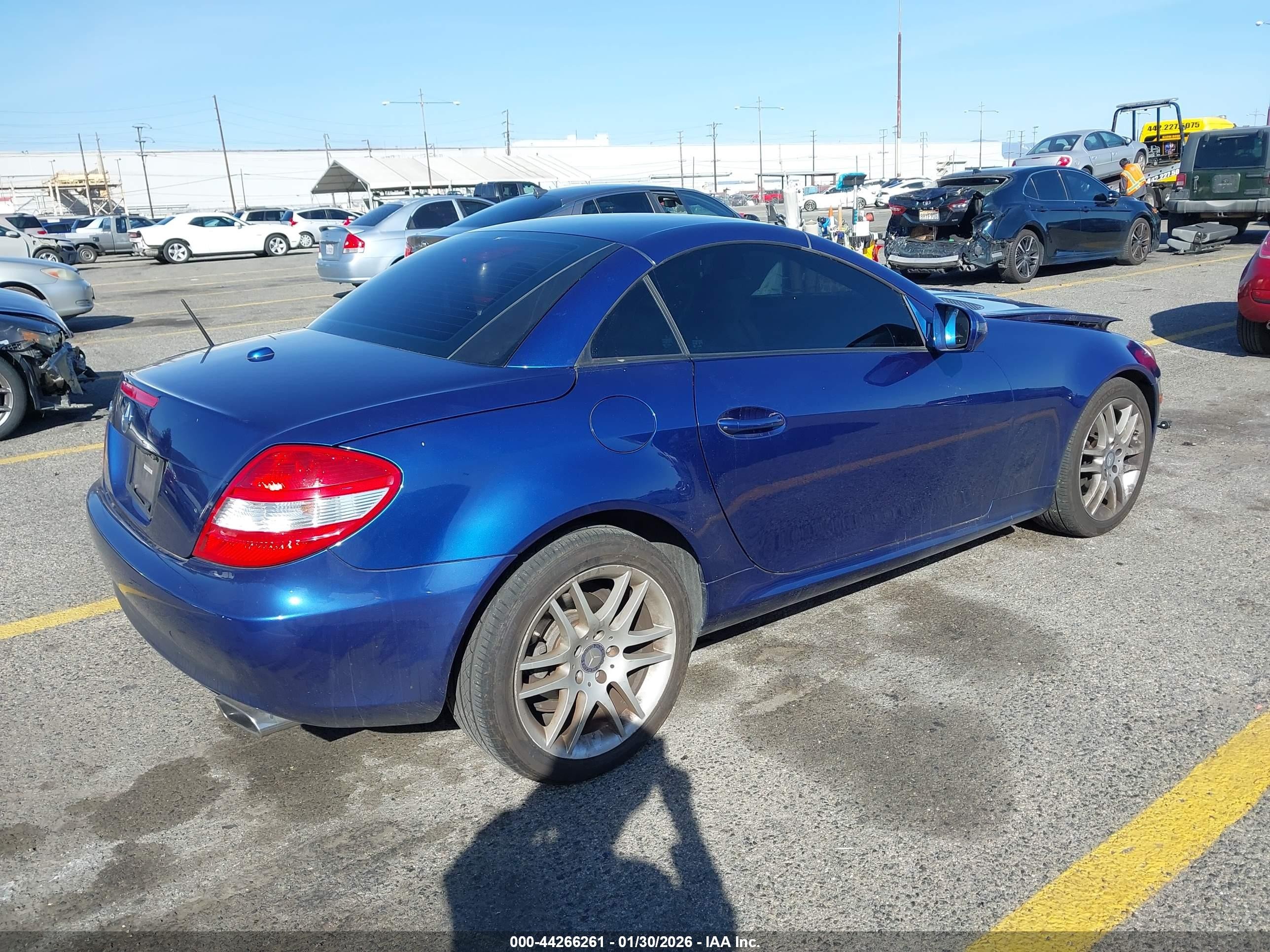 2009 Mercedes-benz Slk 300   Blue vin: WDBWK54F49F209508