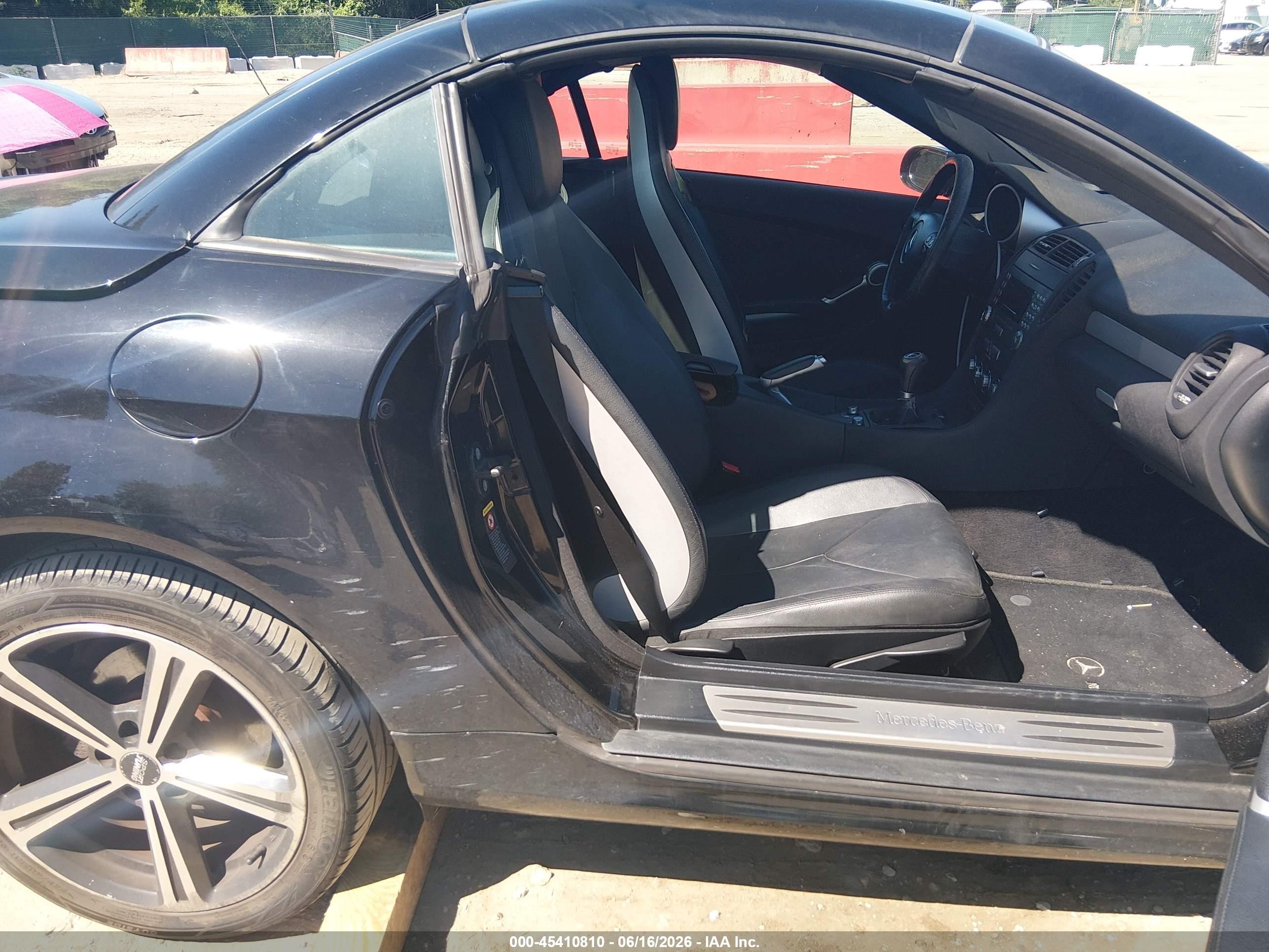 2006 Mercedes-benz Slk 280   Black vin: WDBWK54F56F084675