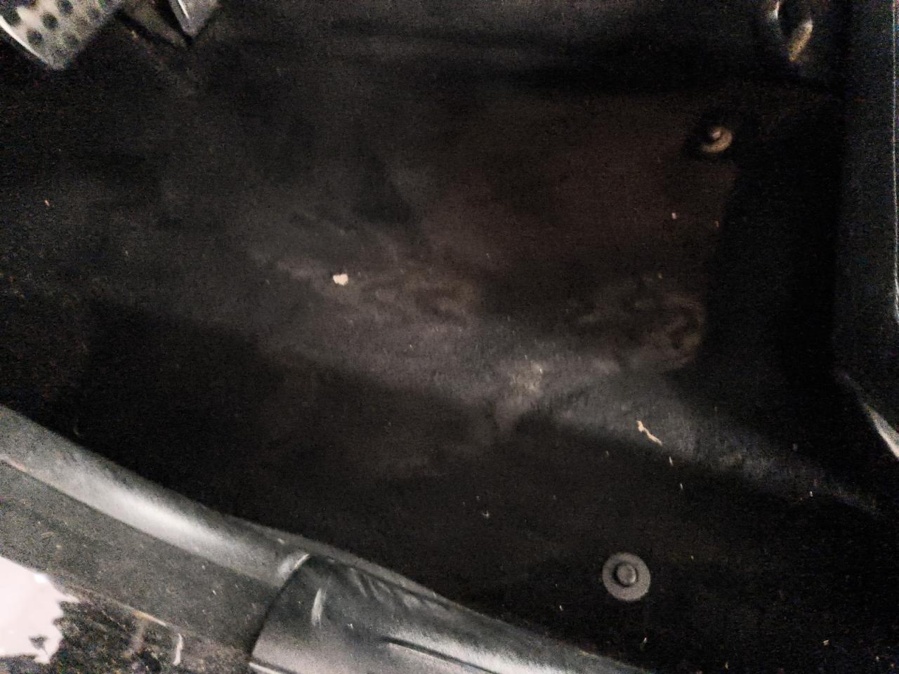 2006 Mercedes-benz Slk 280 Black vin: WDBWK54F56F124897 Damage: Left Front Carpet, Worn, Replacement Required