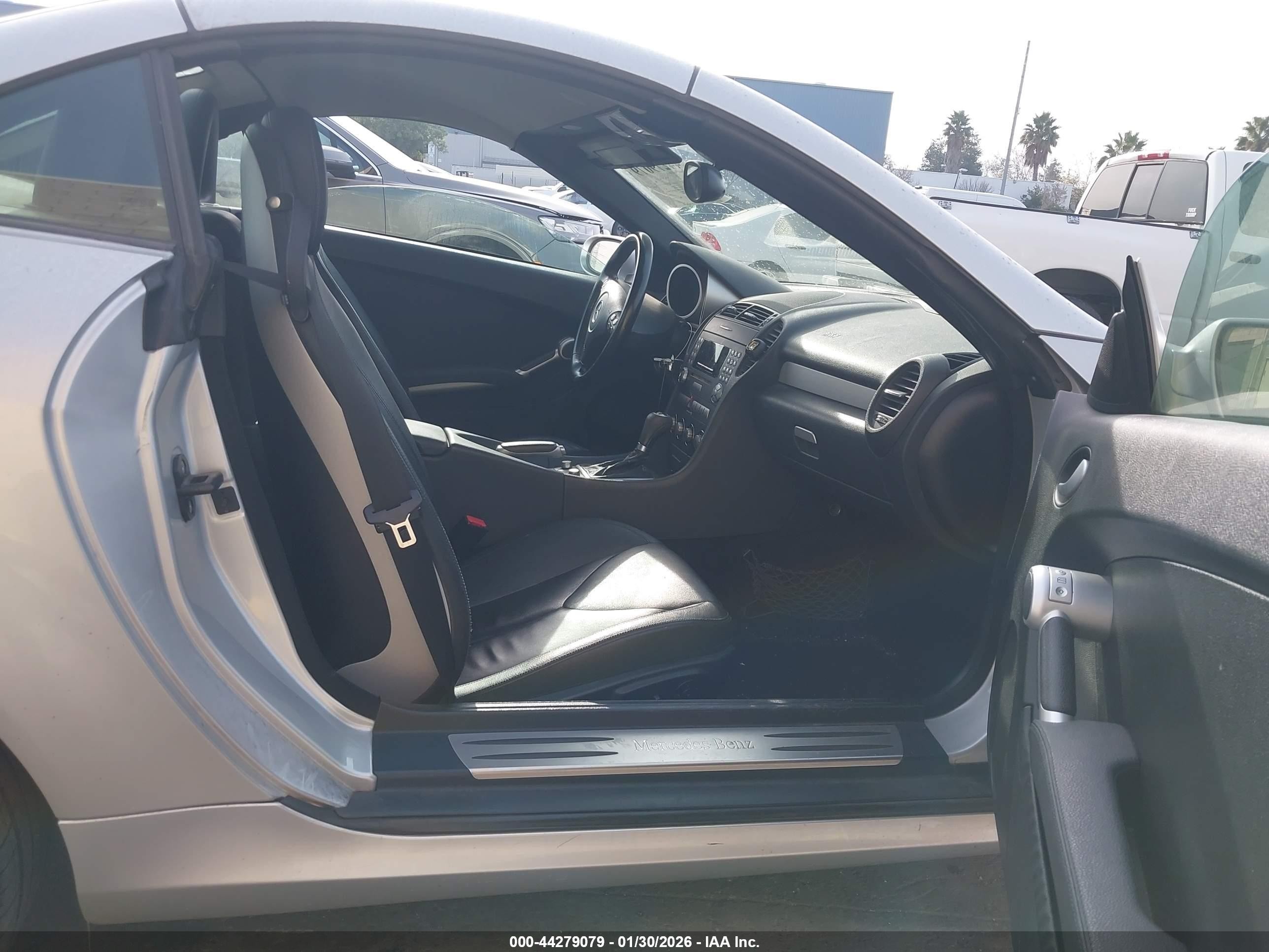 2007 Mercedes-benz Slk 280   Silver vin: WDBWK54F57F156279