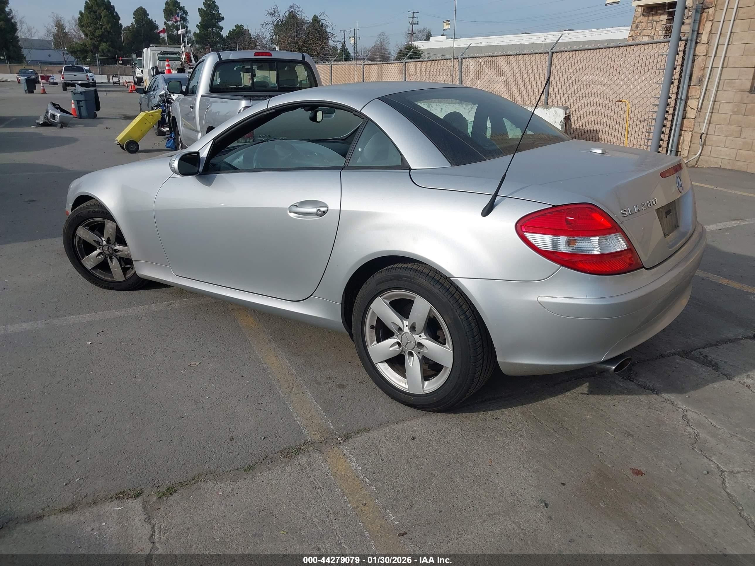 2007 Mercedes-benz Slk 280   Silver vin: WDBWK54F57F156279