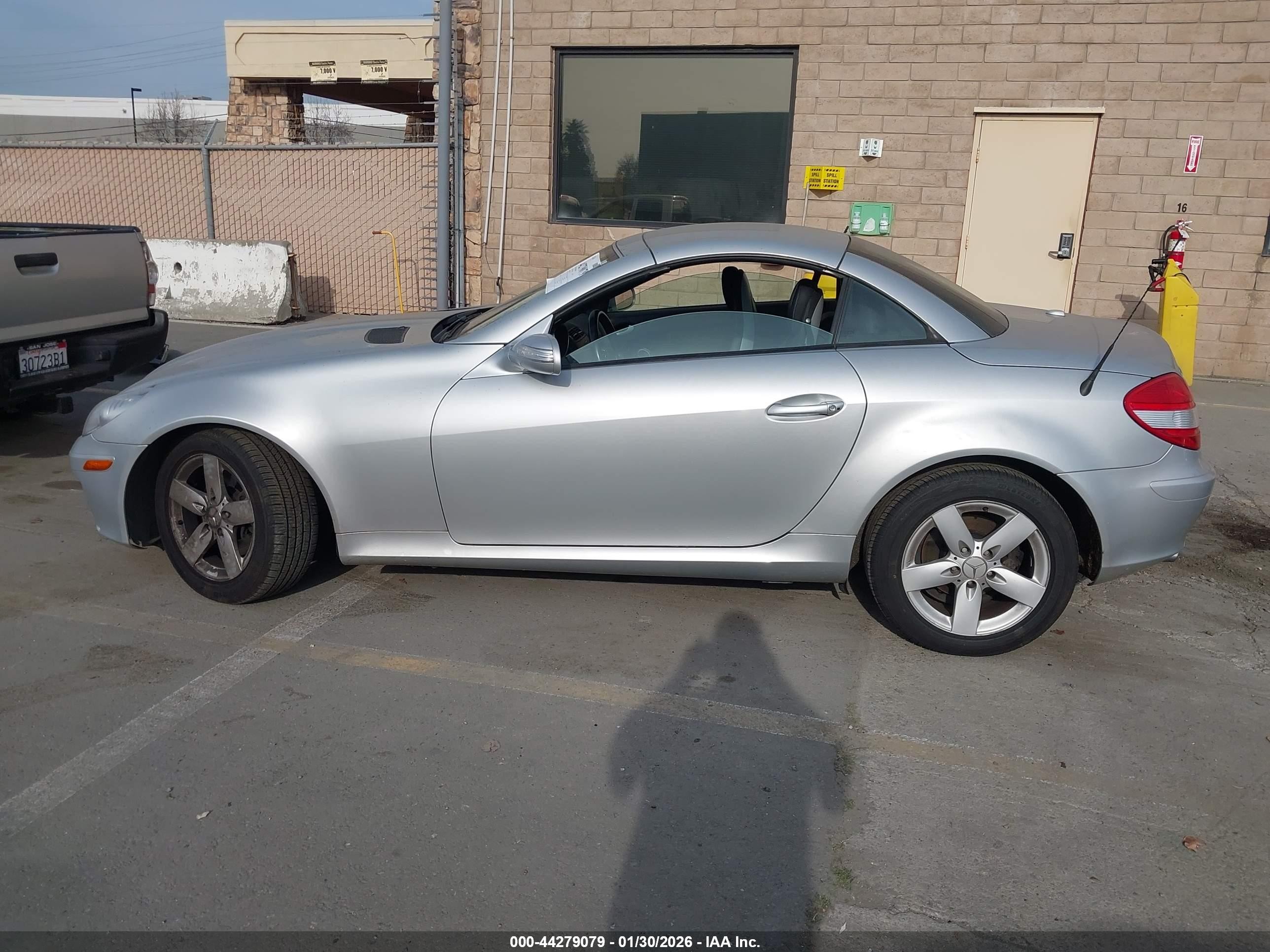 2007 Mercedes-benz Slk 280   Silver vin: WDBWK54F57F156279