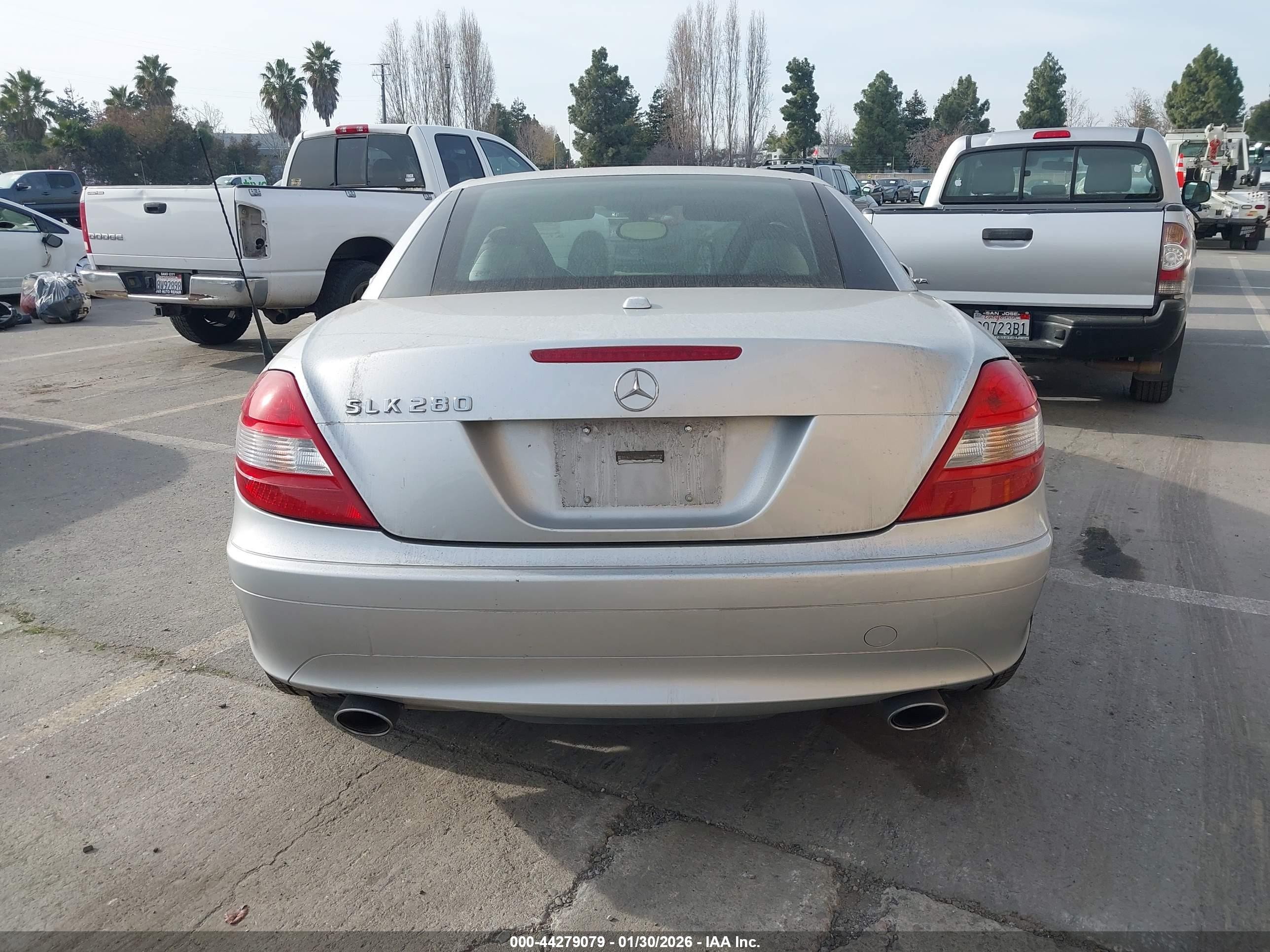 2007 Mercedes-benz Slk 280   Silver vin: WDBWK54F57F156279