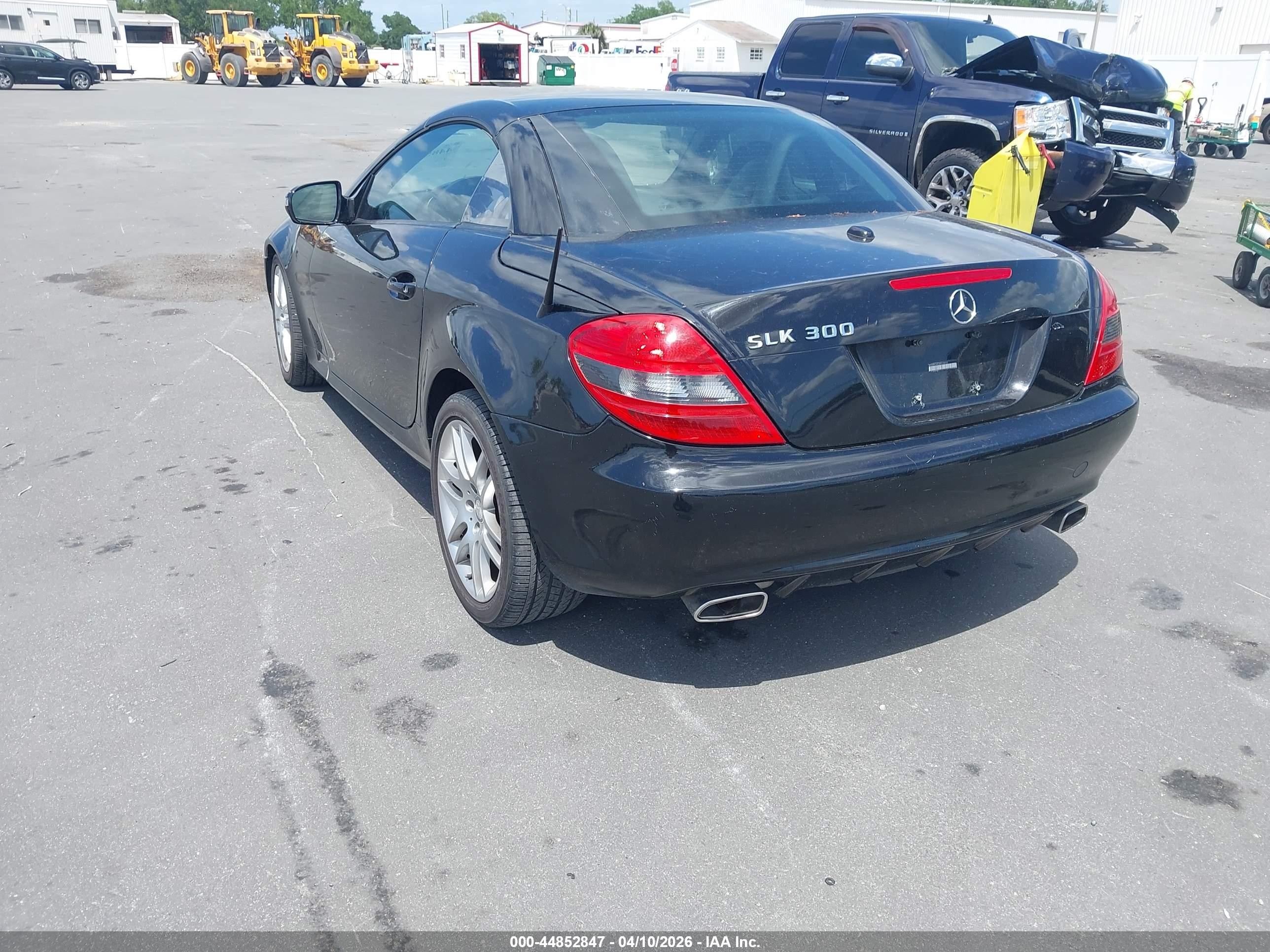 2009 Mercedes-benz Slk 300   Black vin: WDBWK54F59F215012