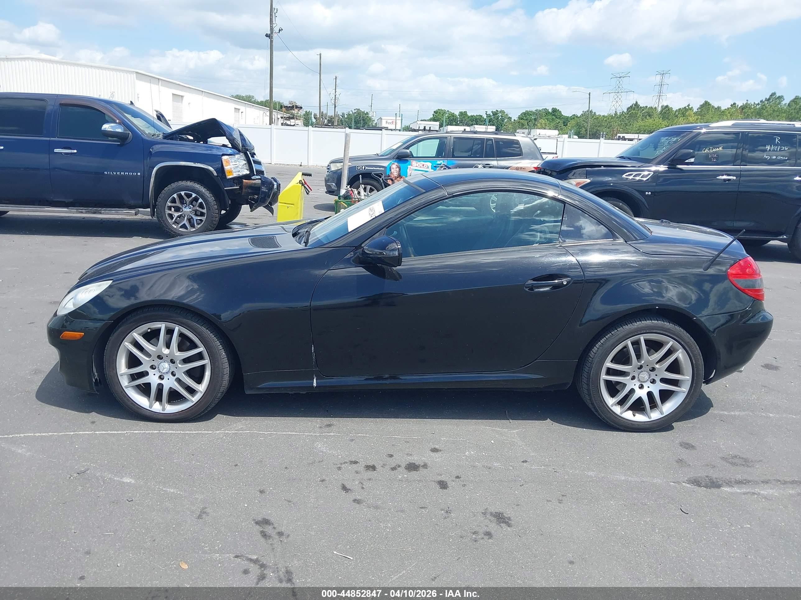 2009 Mercedes-benz Slk 300   Black vin: WDBWK54F59F215012