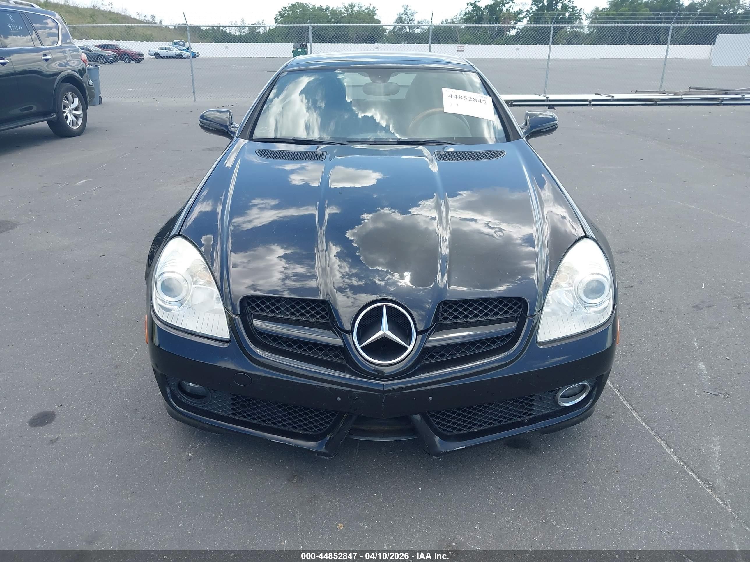 2009 Mercedes-benz Slk 300   Black vin: WDBWK54F59F215012