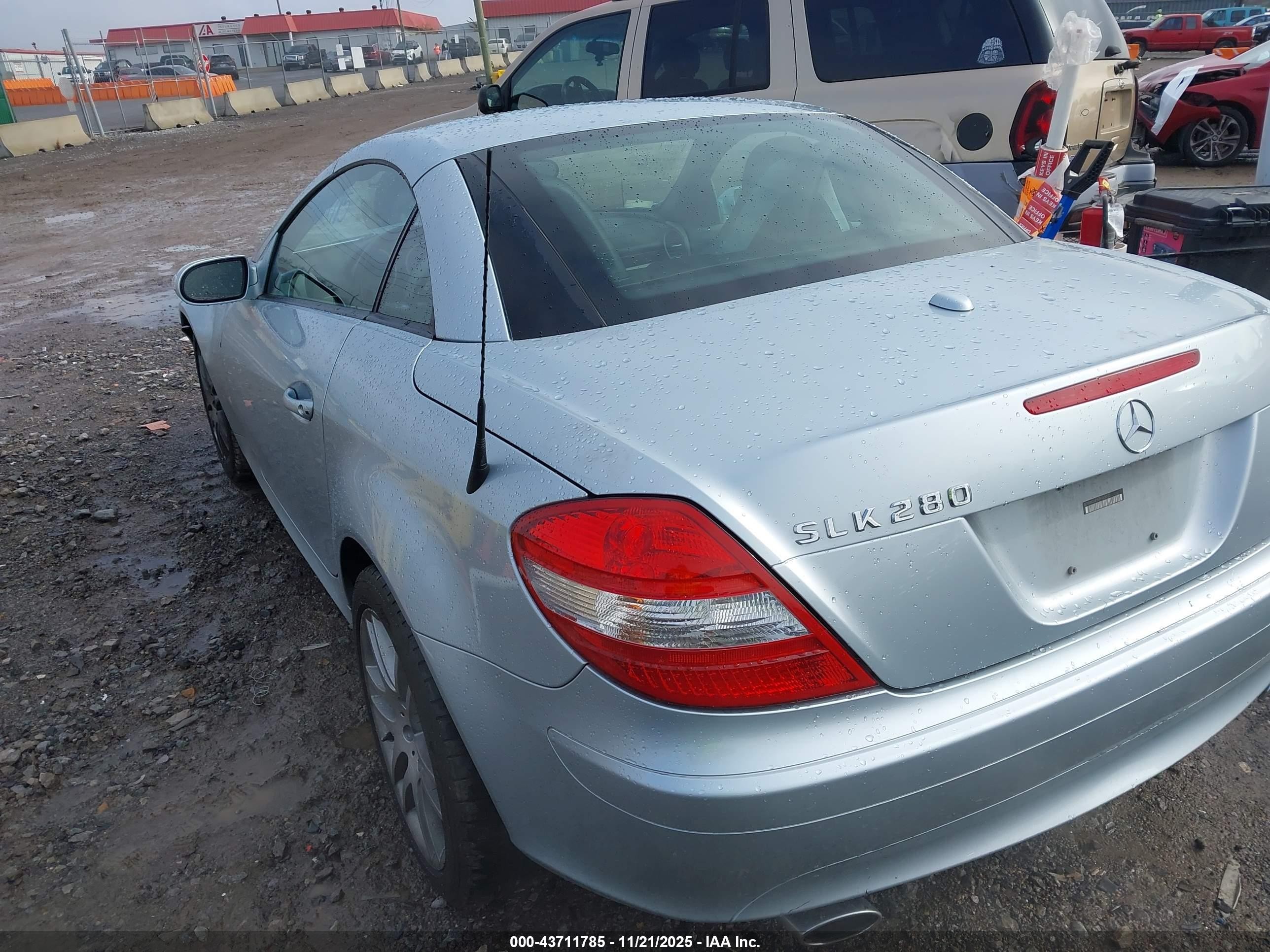 2007 Mercedes-benz Slk 280   Light Blue vin: WDBWK54F67F148725