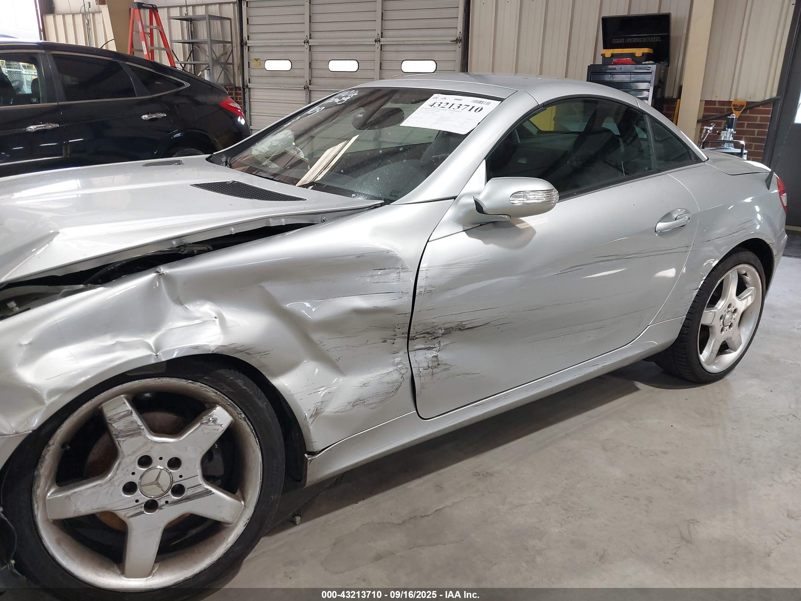 2007 Mercedes-benz Slk 280   Silver vin: WDBWK54F67F149809