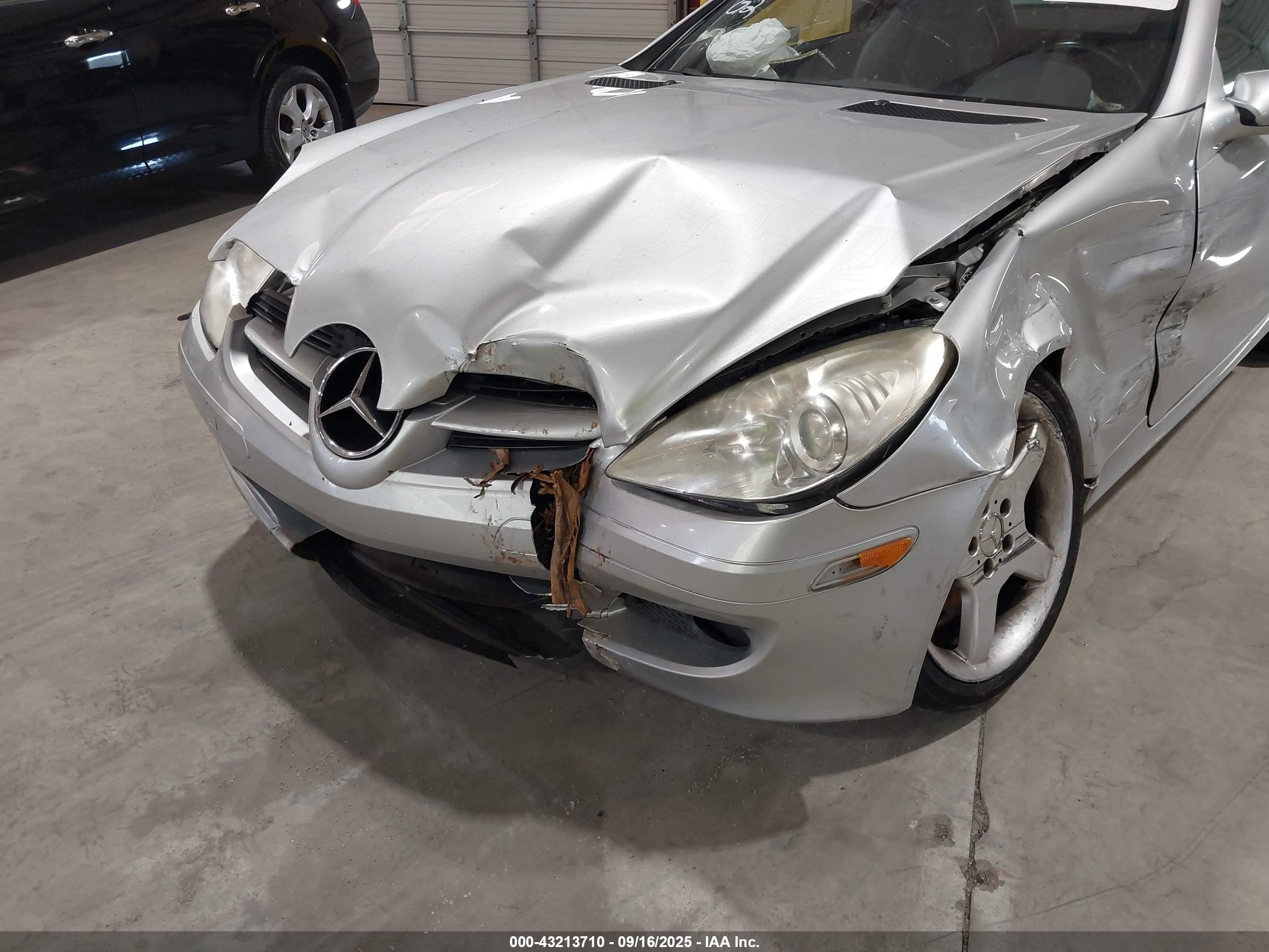 2007 Mercedes-benz Slk 280   Silver vin: WDBWK54F67F149809