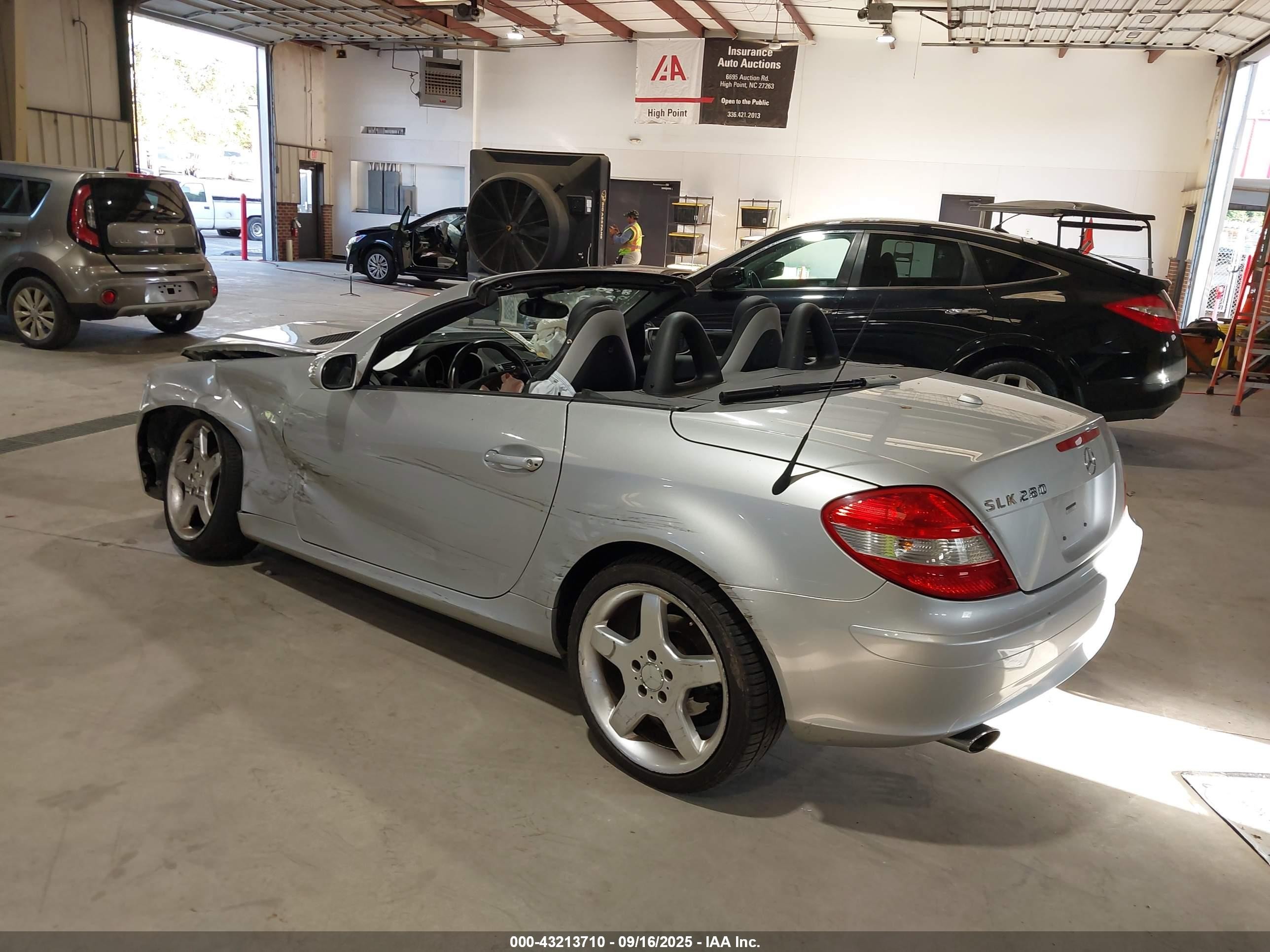 2007 Mercedes-benz Slk 280   Silver vin: WDBWK54F67F149809