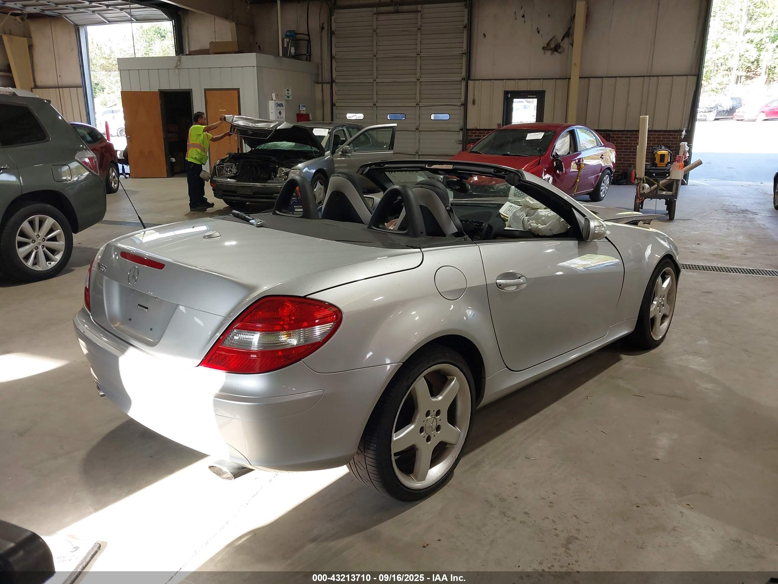 2007 Mercedes-benz Slk 280   Silver vin: WDBWK54F67F149809