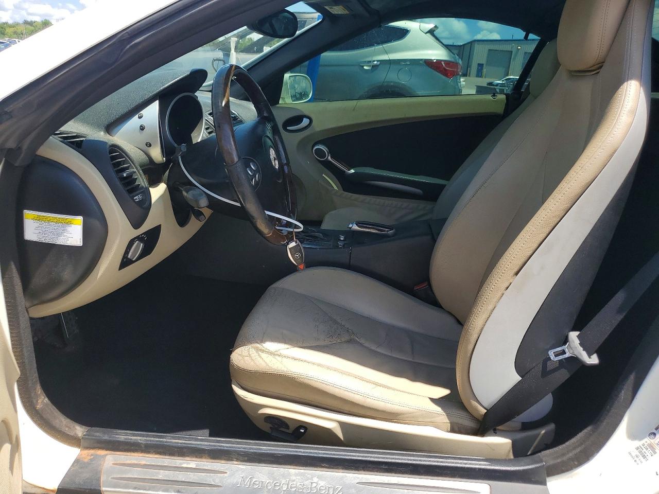 2007 Mercedes-benz Slk 280 White vin: WDBWK54F67F157943