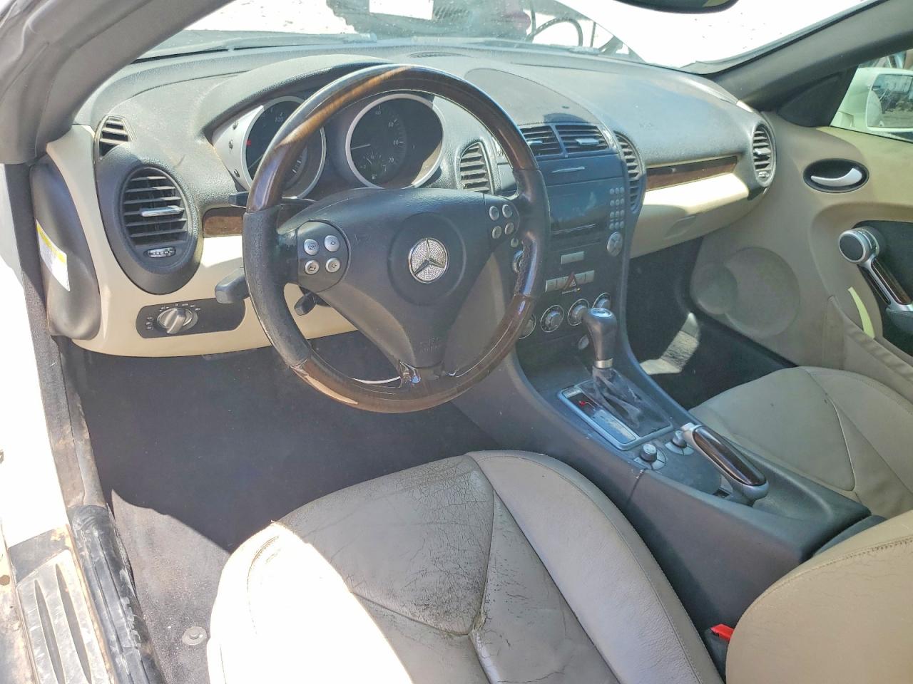 2007 Mercedes-benz Slk 280 White vin: WDBWK54F67F157943
