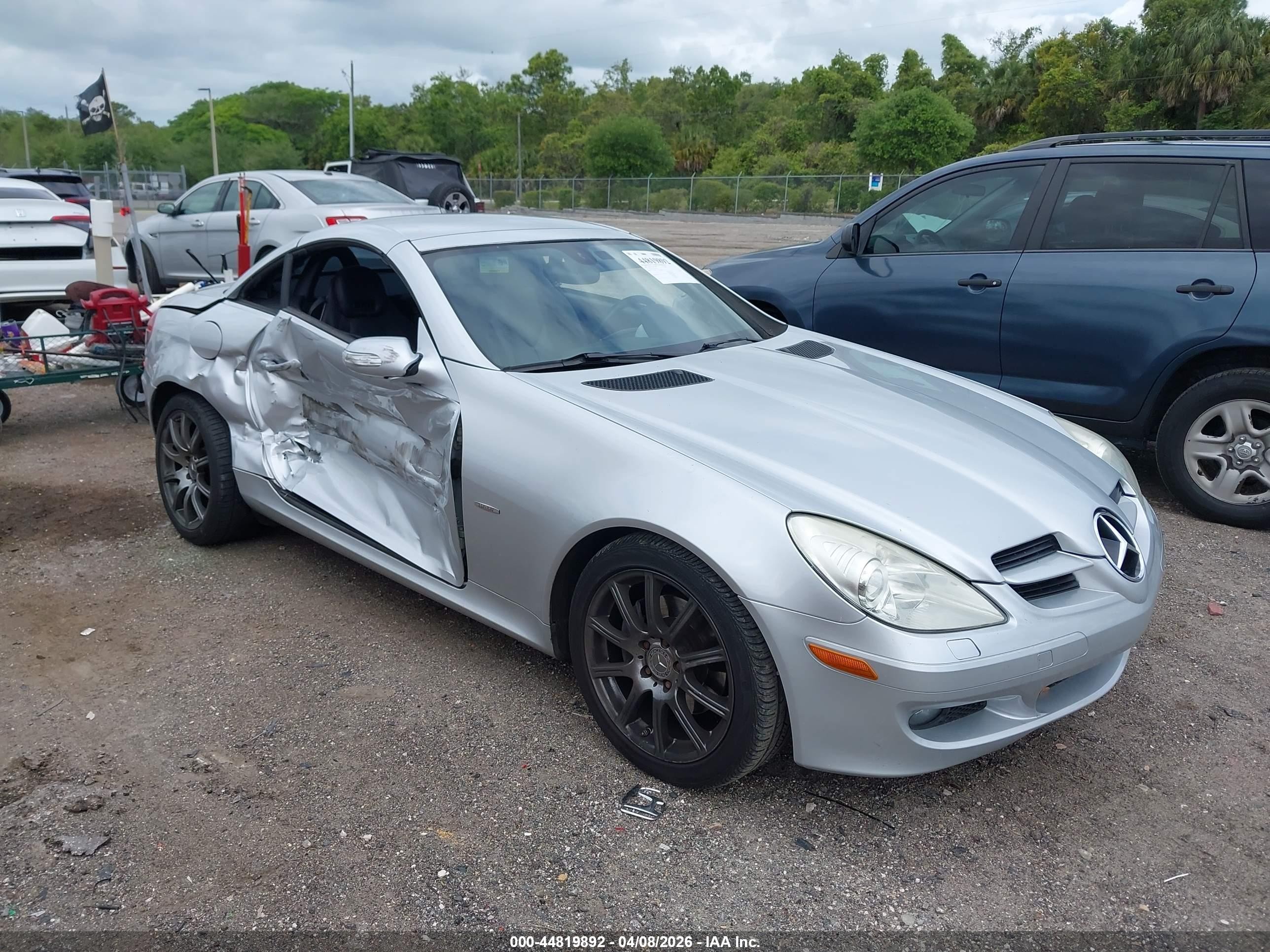2008 Mercedes-benz Slk 280   Silver vin: WDBWK54F78F184215