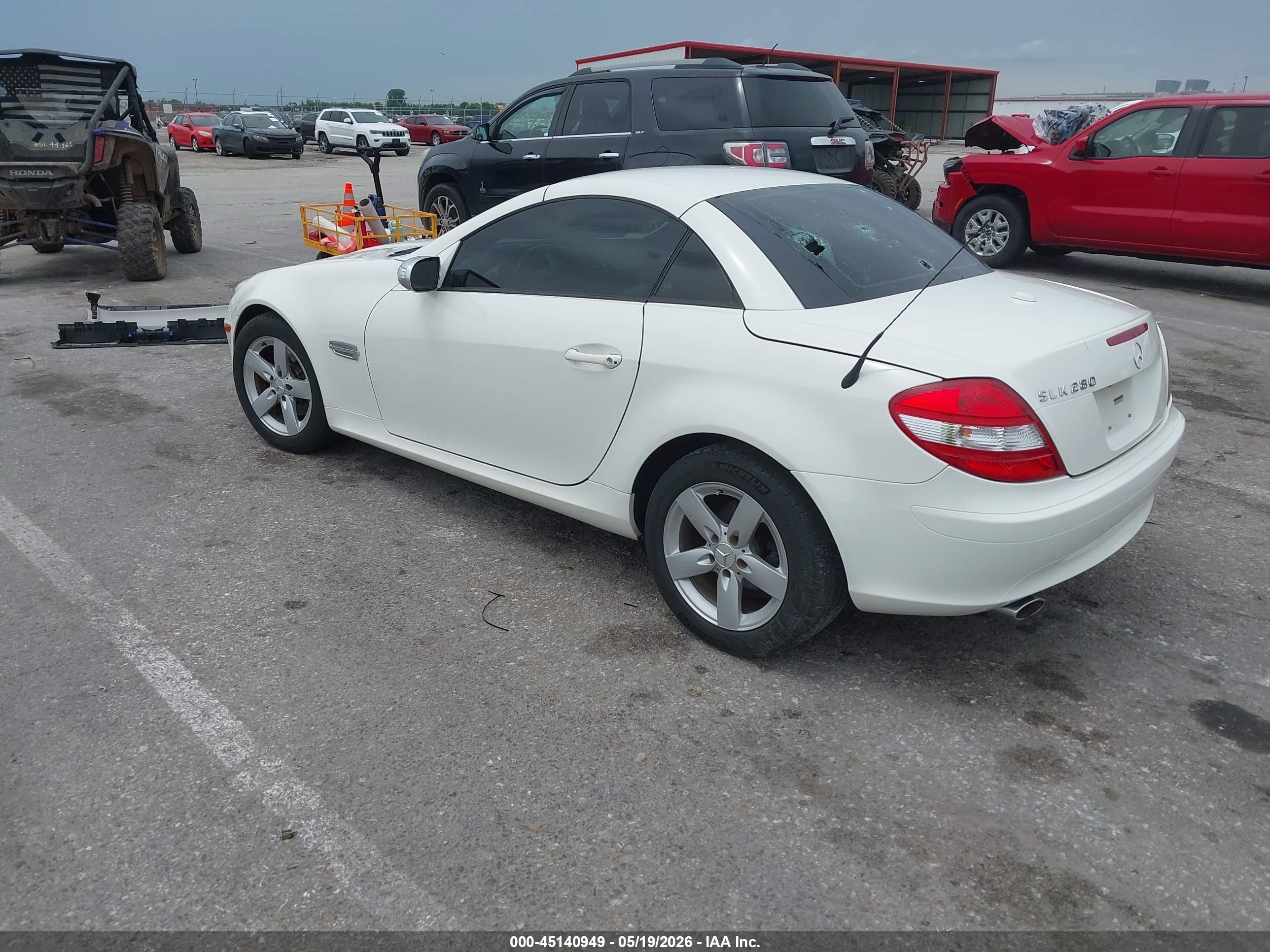 2007 Mercedes-benz Slk 280   White vin: WDBWK54F87F137497