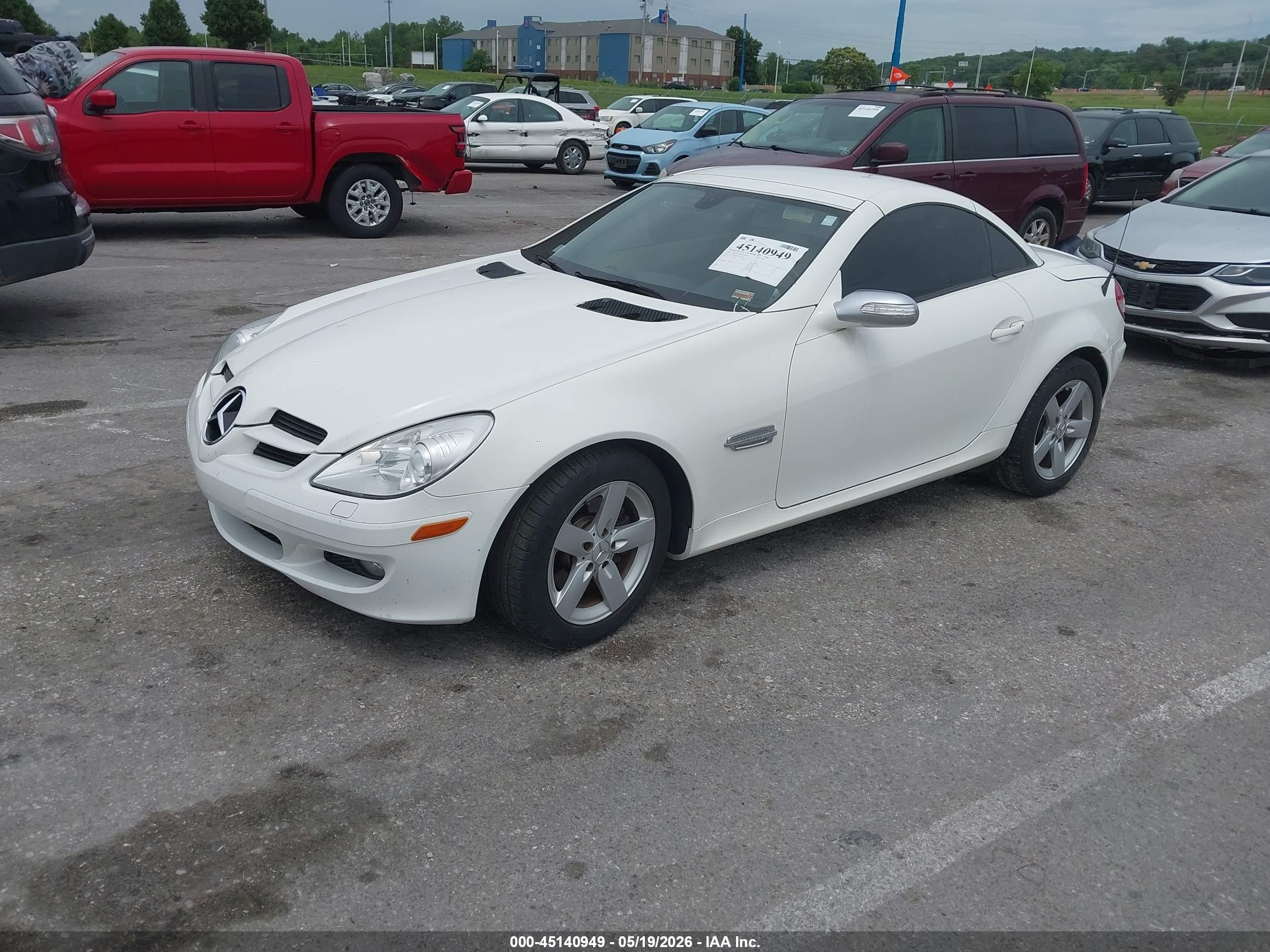 2007 Mercedes-benz Slk 280   White vin: WDBWK54F87F137497