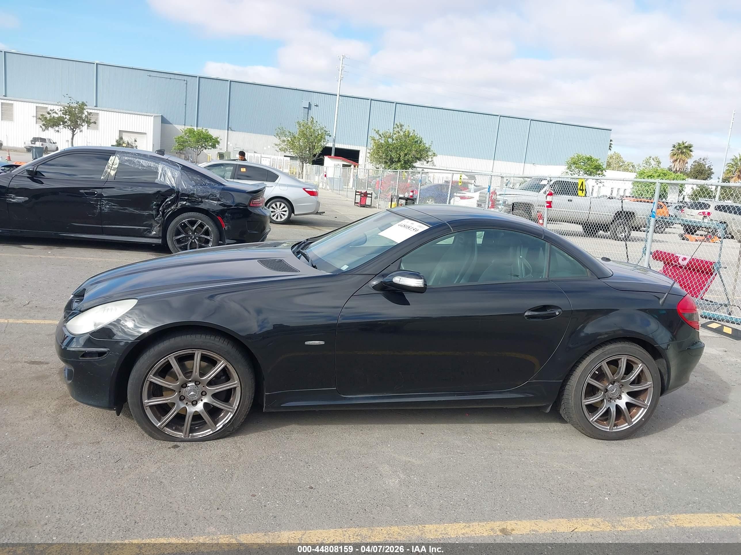 2008 Mercedes-benz Slk 280   Black vin: WDBWK54F88F186328