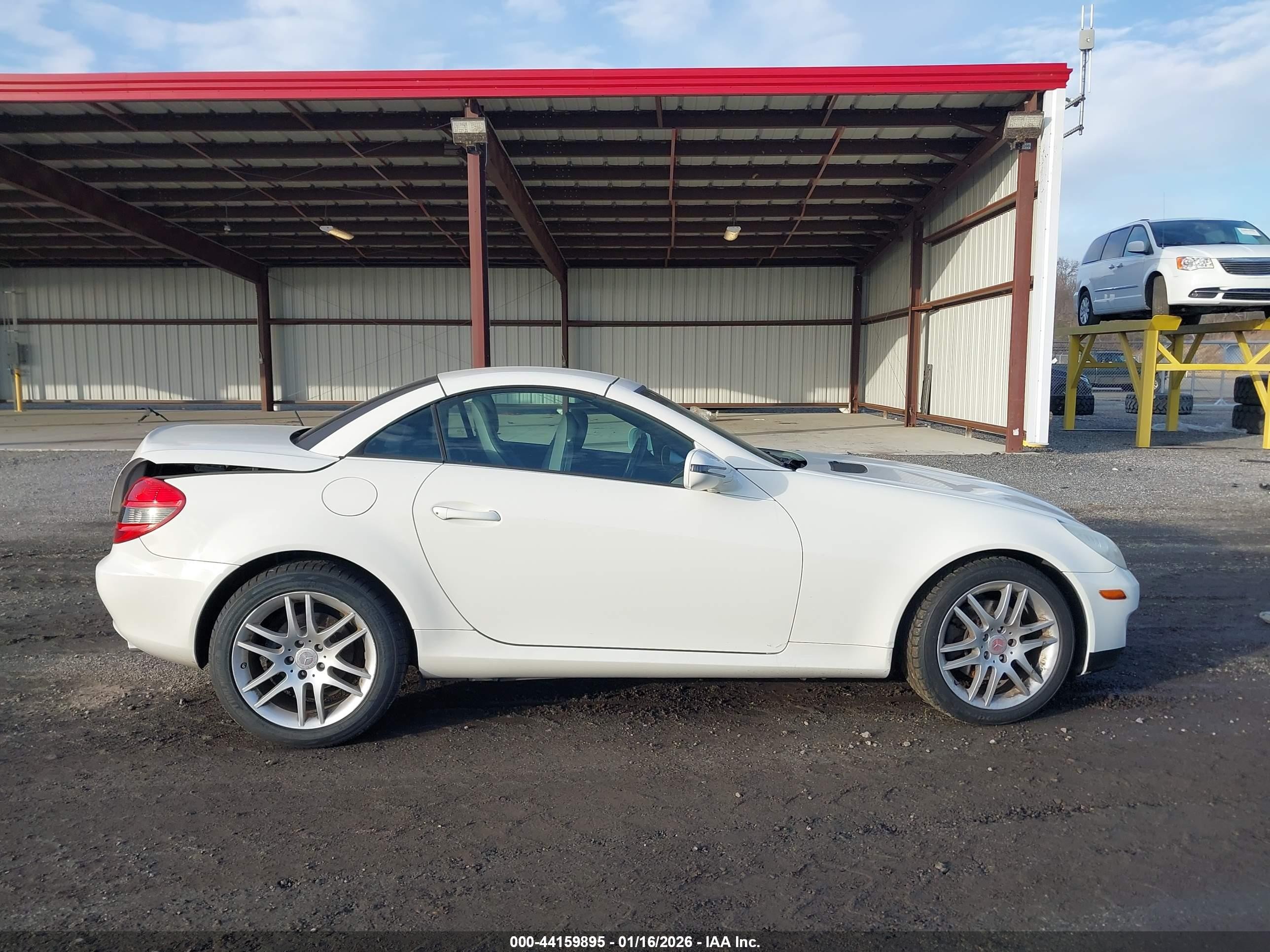 2009 Mercedes-benz Slk 300   Белый vin: WDBWK54F89F191157
