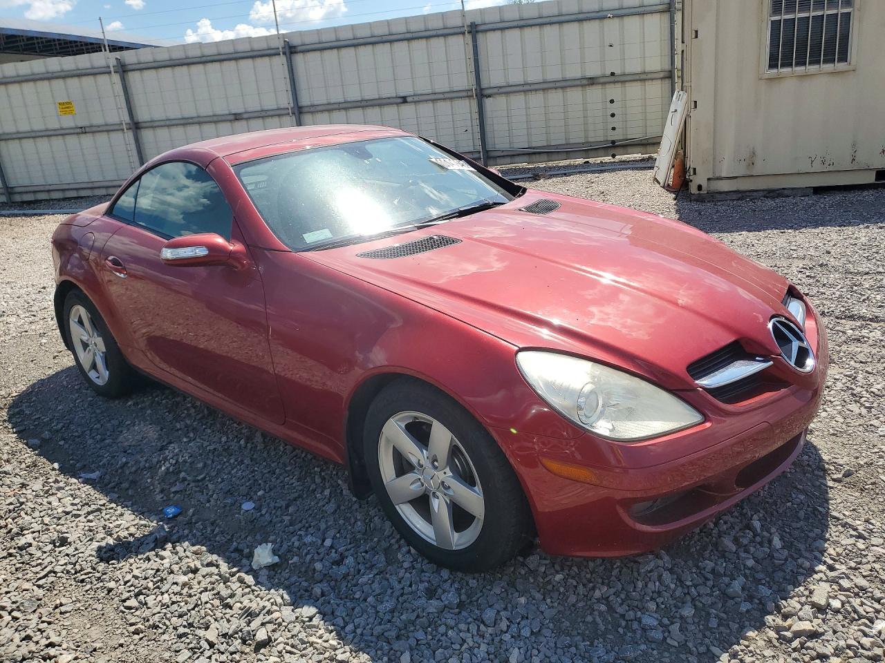 2006 Mercedes-benz Slk Red vin: WDBWK54F96F111957