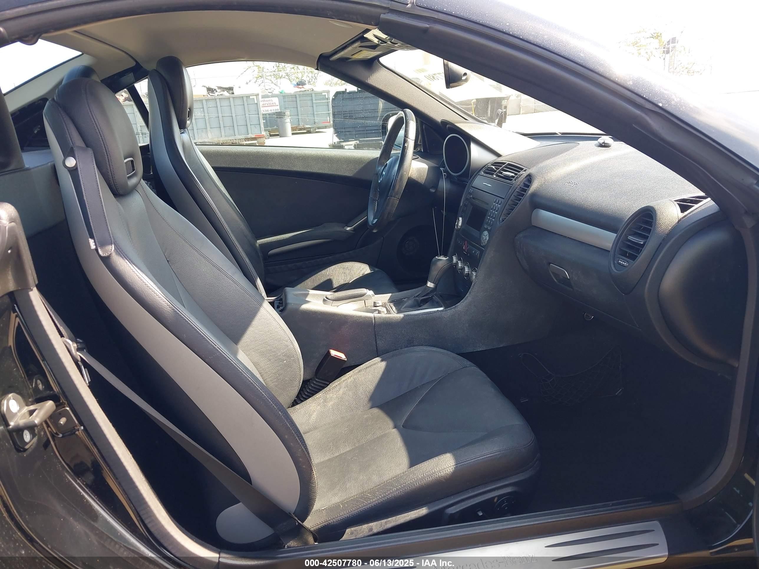 2009 Mercedes-benz Slk 300   Black vin: WDBWK54F99F190244