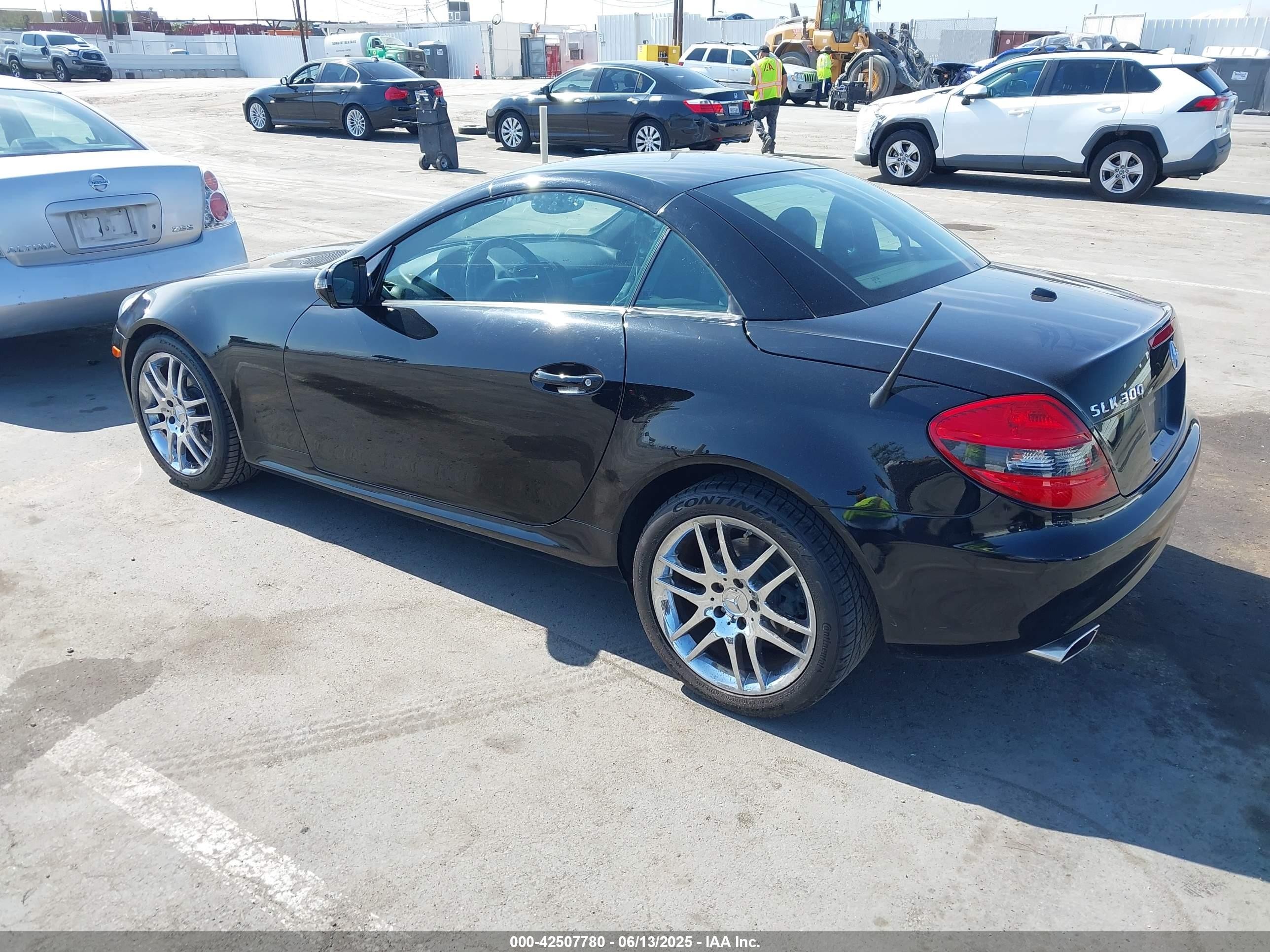 2009 Mercedes-benz Slk 300   Black vin: WDBWK54F99F190244