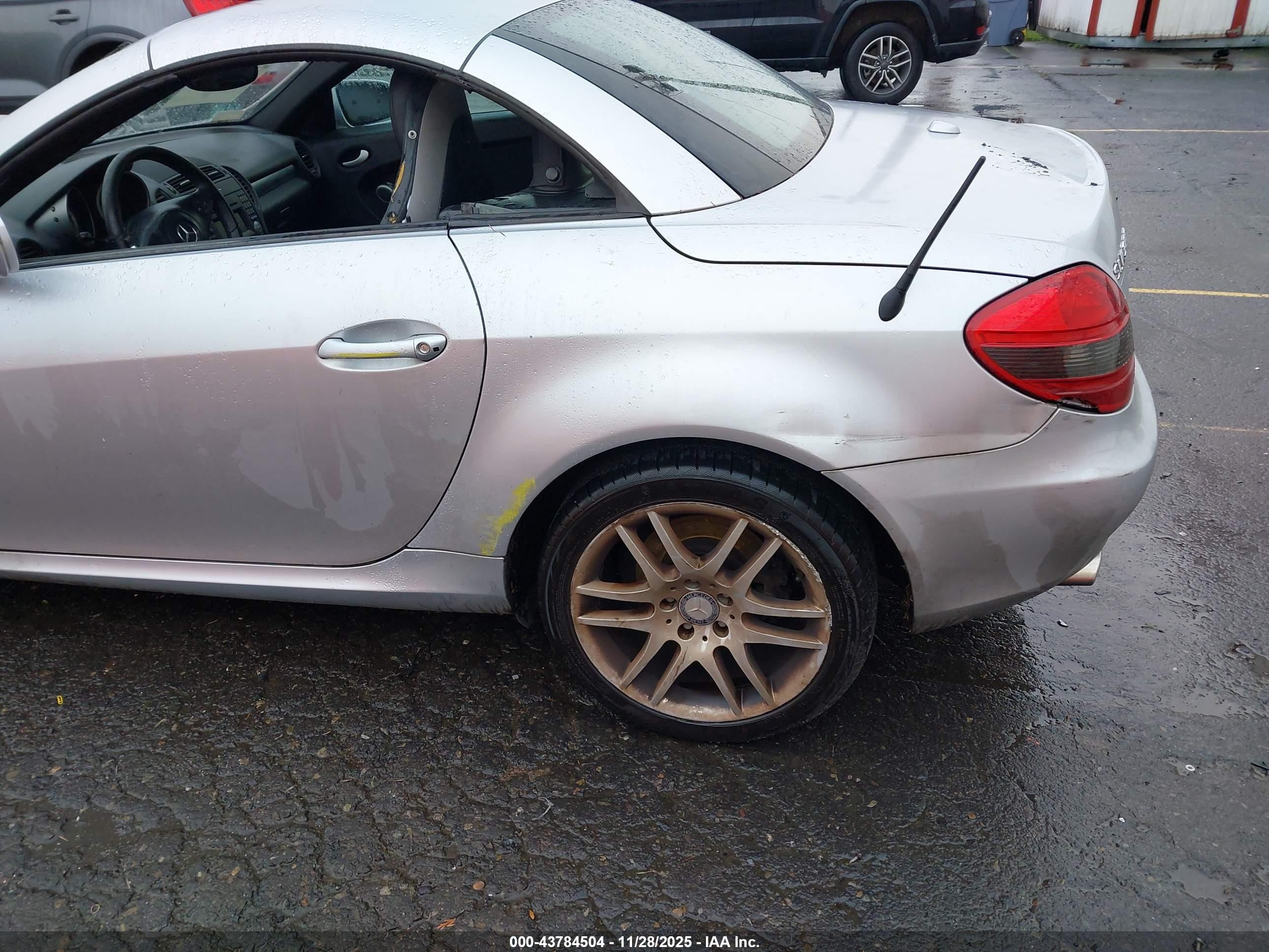 2009 Mercedes-benz Slk 300   Silver vin: WDBWK54F99F192527