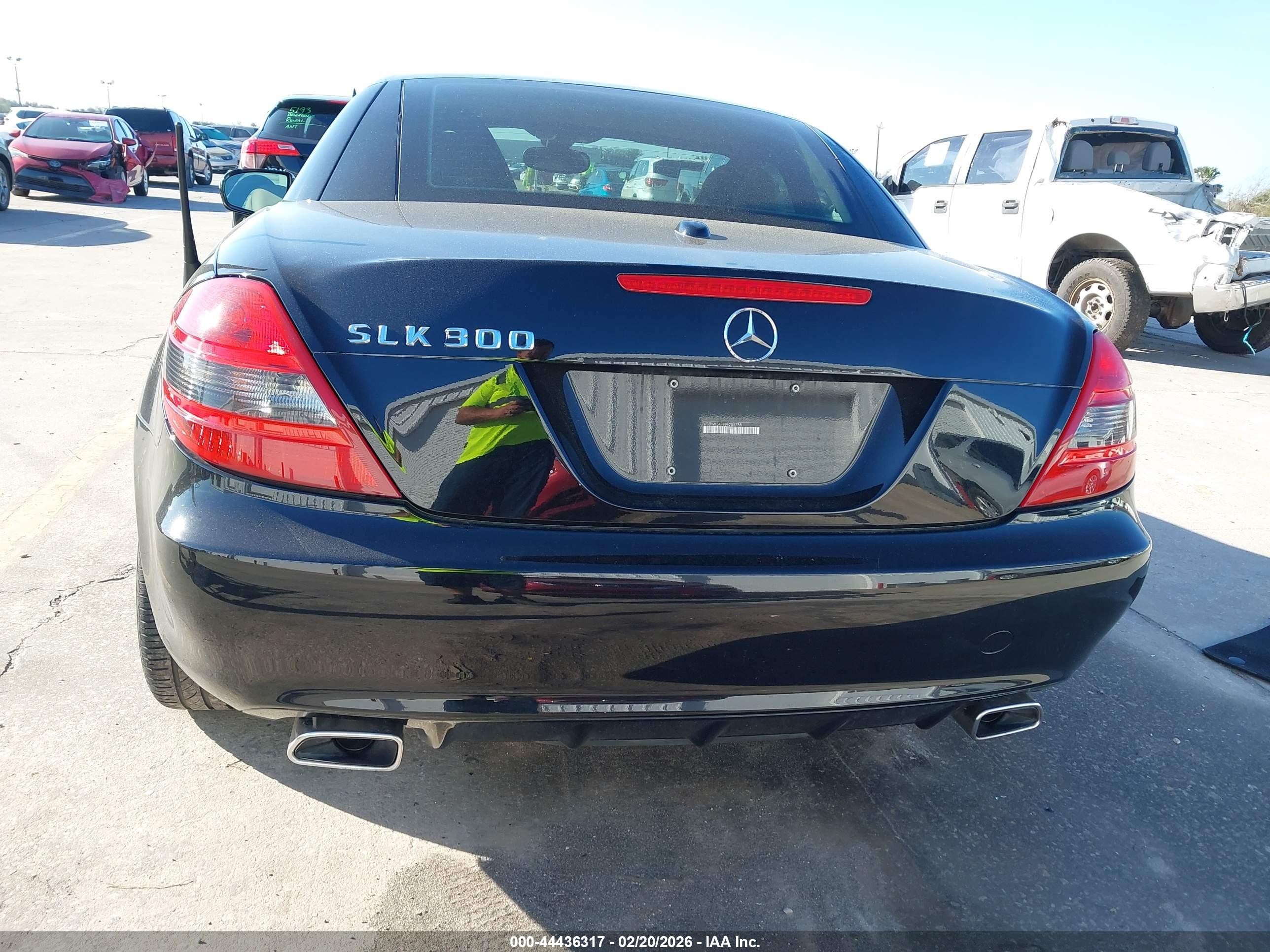 2009 Mercedes-benz Slk 300   Black vin: WDBWK54F99F208788