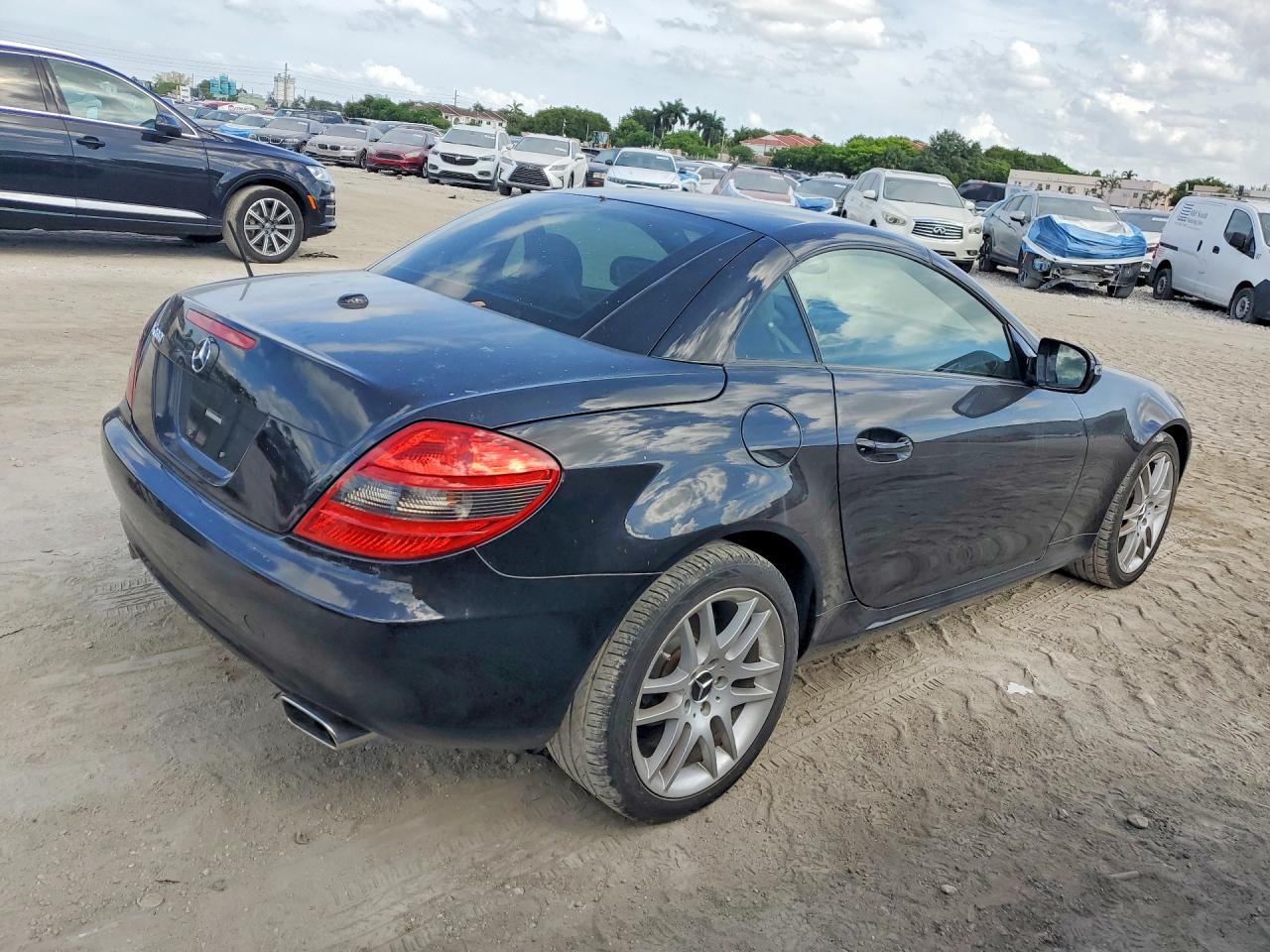 2009 Mercedes-benz Slk 300 Black vin: WDBWK54F99F208788