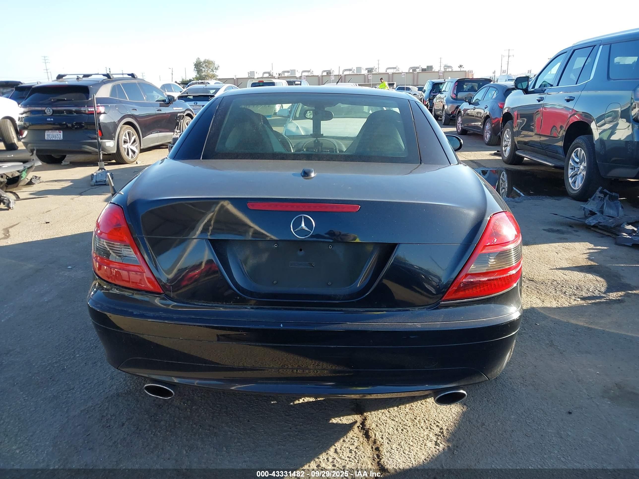2008 Mercedes-benz Slk 280   Black vin: WDBWK54FX8F180417
