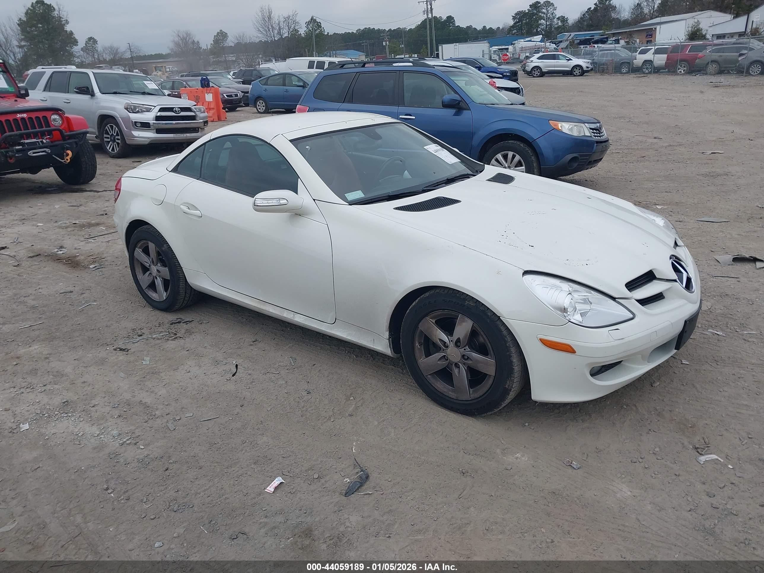 2008 Mercedes-benz Slk 280   White vin: WDBWK54FX8F184242