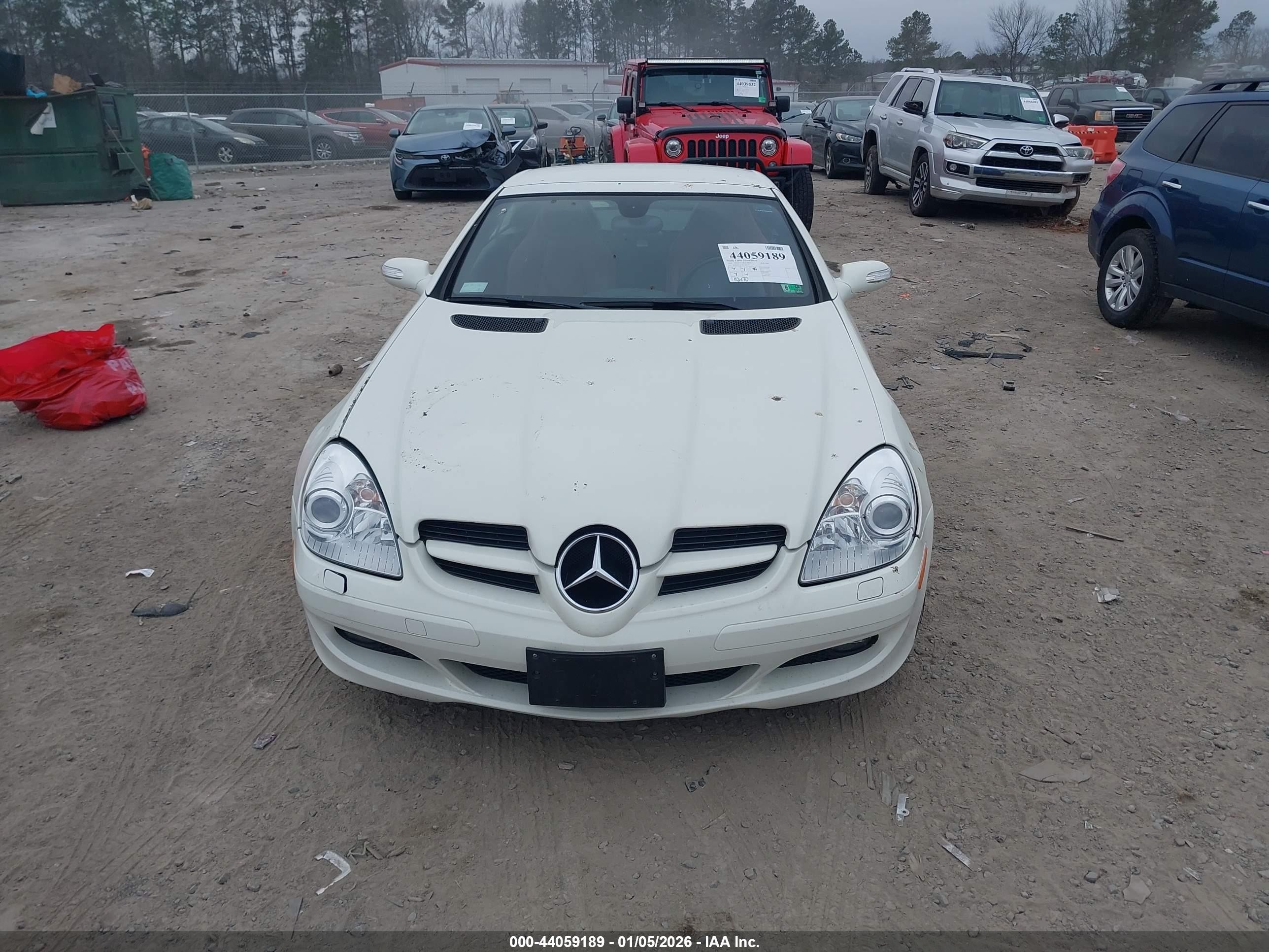 2008 Mercedes-benz Slk 280   White vin: WDBWK54FX8F184242